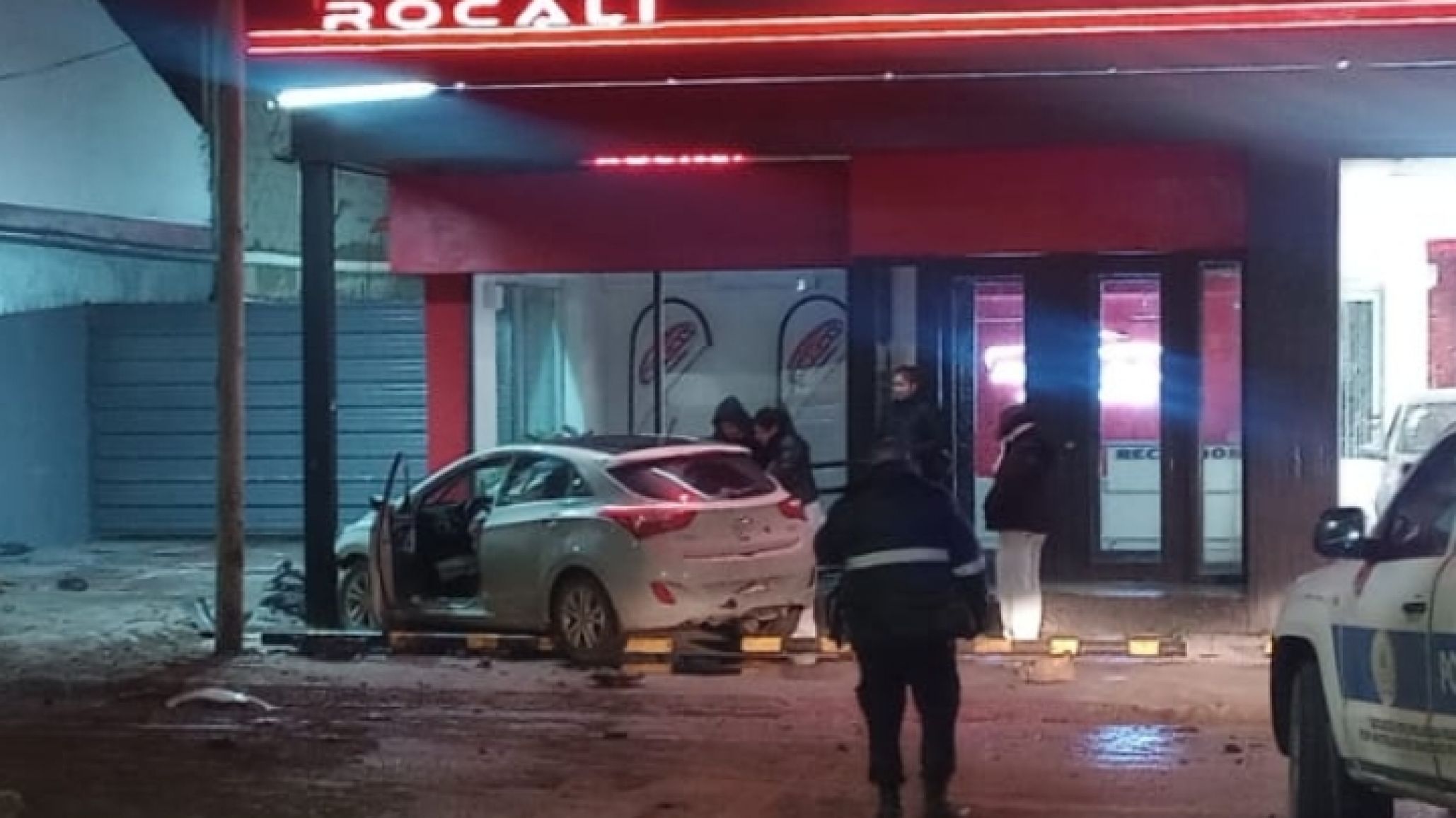 Chocó contra una concesionaria en Comodoro y dio 1,45 de alcohol en sangre