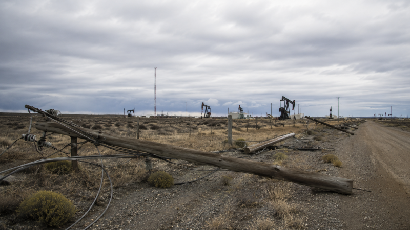 Golpe comando en yacimiento petrolero: derribaron 14 postes y se llevaron casi dos kilómetros de cobre