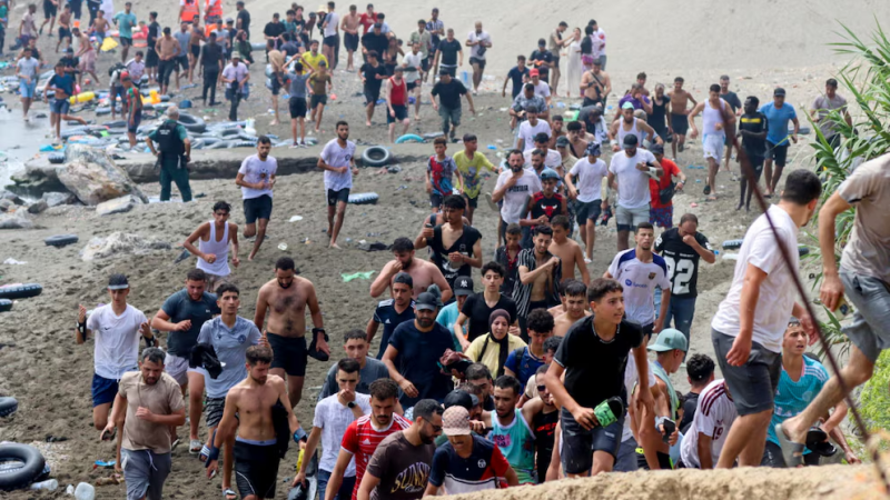 Ceuta enfrenta una crisis migratoria con miles de ingresos irregulares