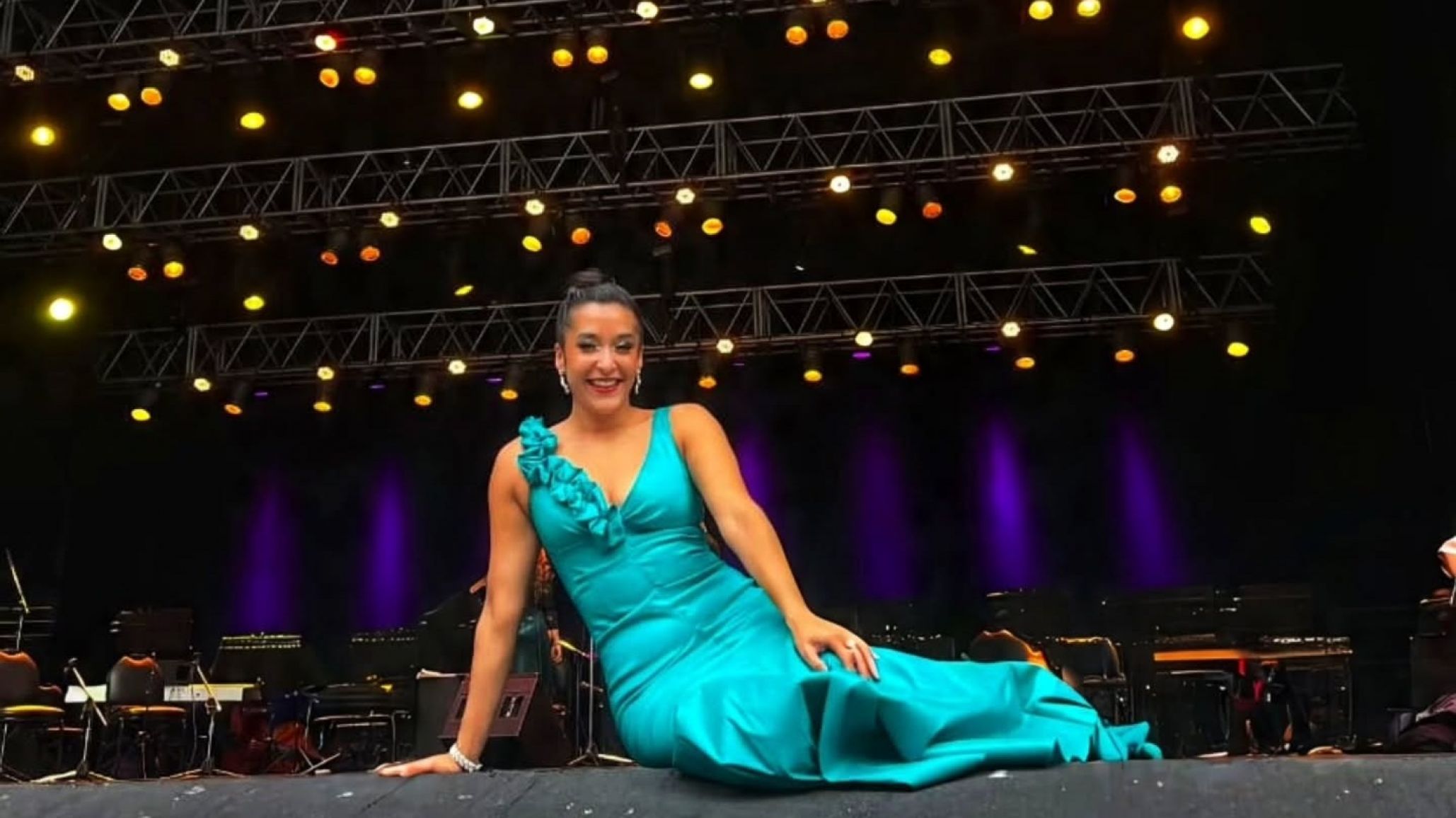 La voz de Comodoro vuelve a brillar: Diana Pacheco arrasó con "Devórame otra vez" y ya está en semifinales