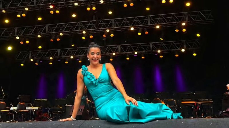 La voz de Comodoro vuelve a brillar: Diana Pacheco arrasó con "Devórame otra vez" y ya está en semifinales