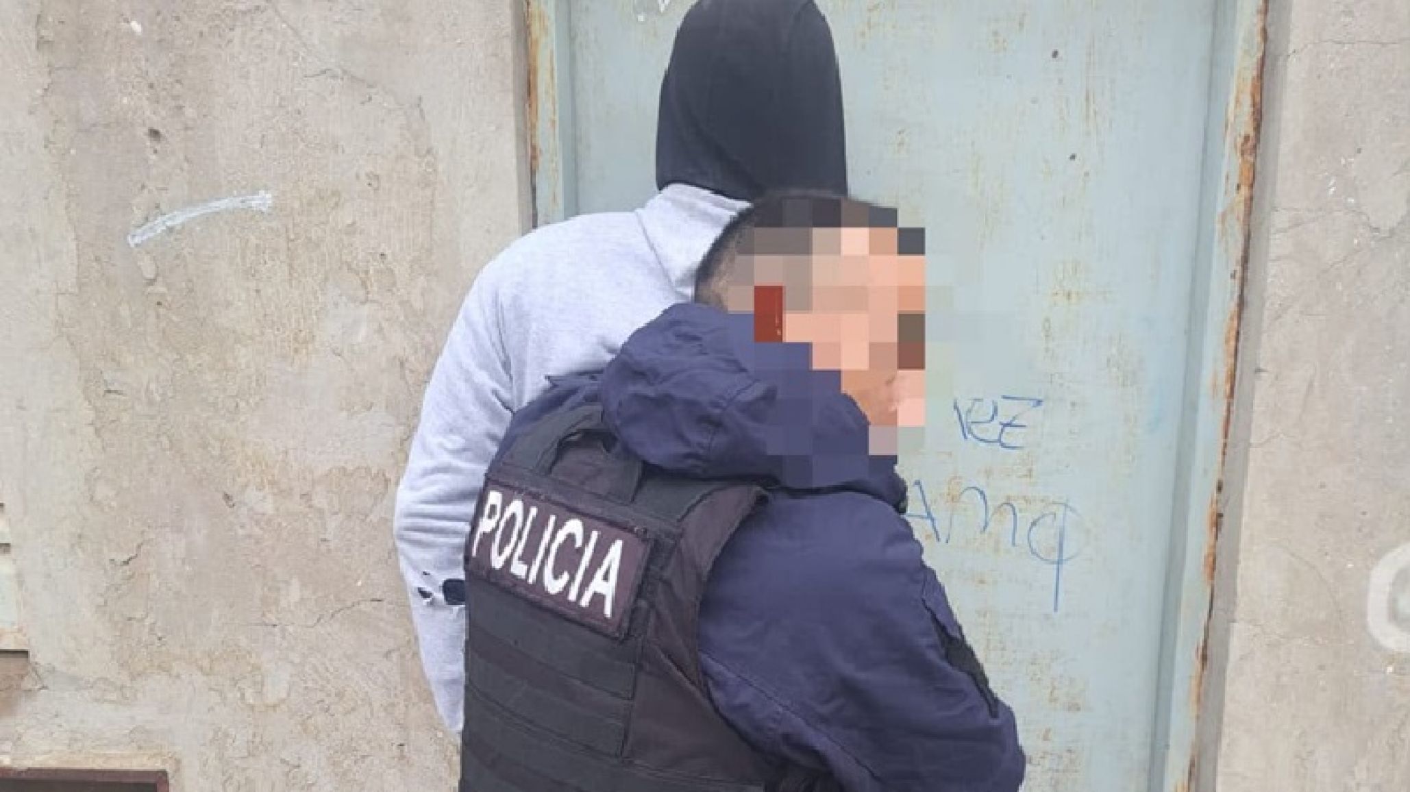 Barrio Pueyrredón: Iba por la calle, provocó a los policías y terminó detenido