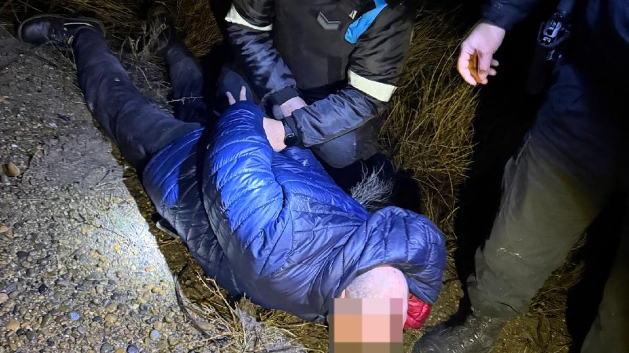 Con drones y cámaras térmicas frustraron un intento de robo en un yacimiento y detuvieron a tres sospechosos