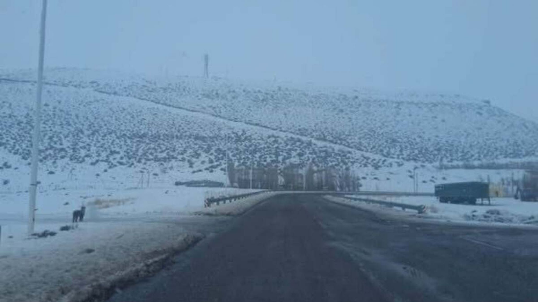 Ruta 260 cerrada por nieve en Chubut: complicaciones para circular y alerta por hielo en varios tramos