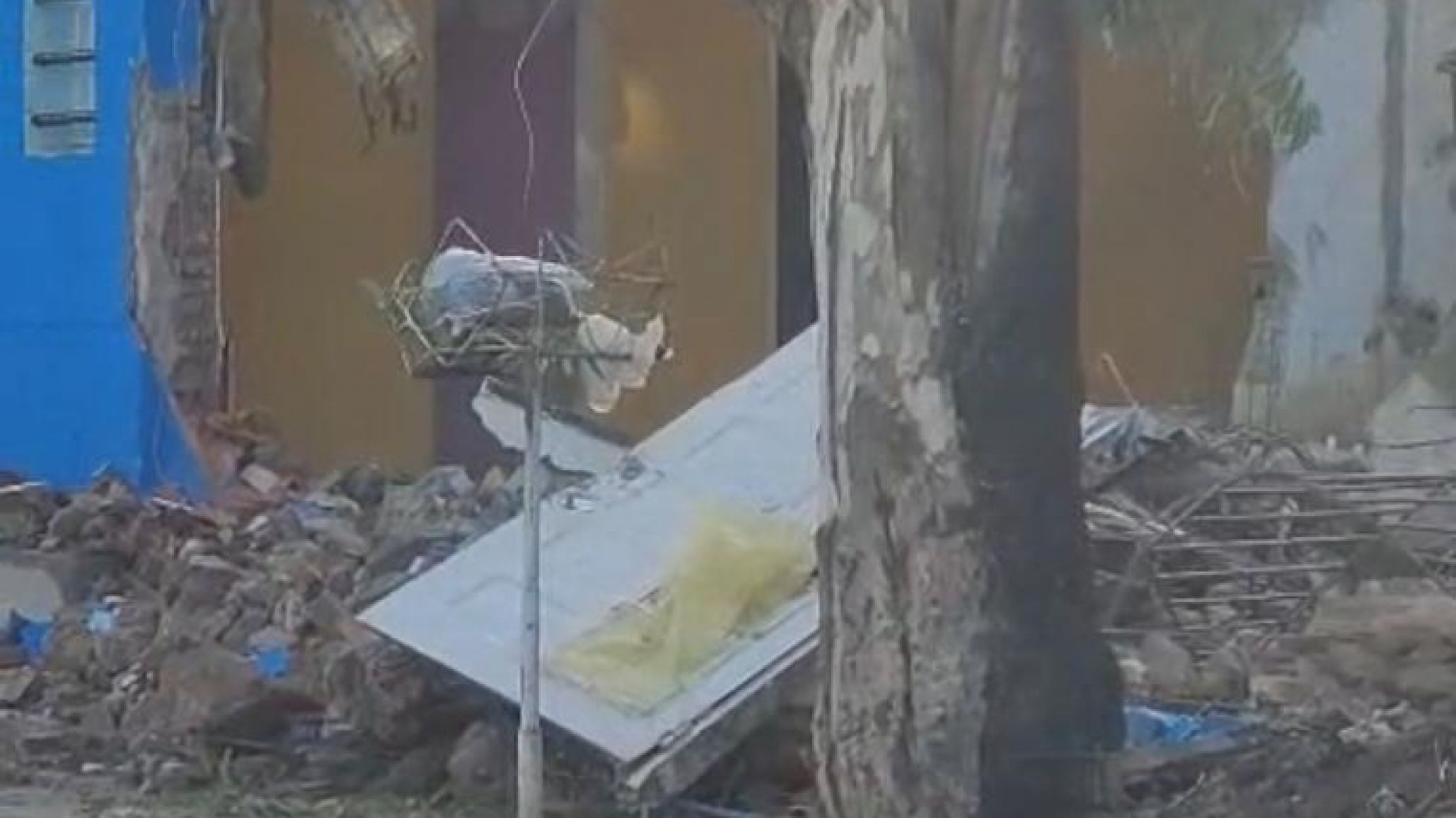 "Es doloroso ver cómo tiran parte de tu historia": esperó siete años para recuperar las casas tomadas en Comodoro