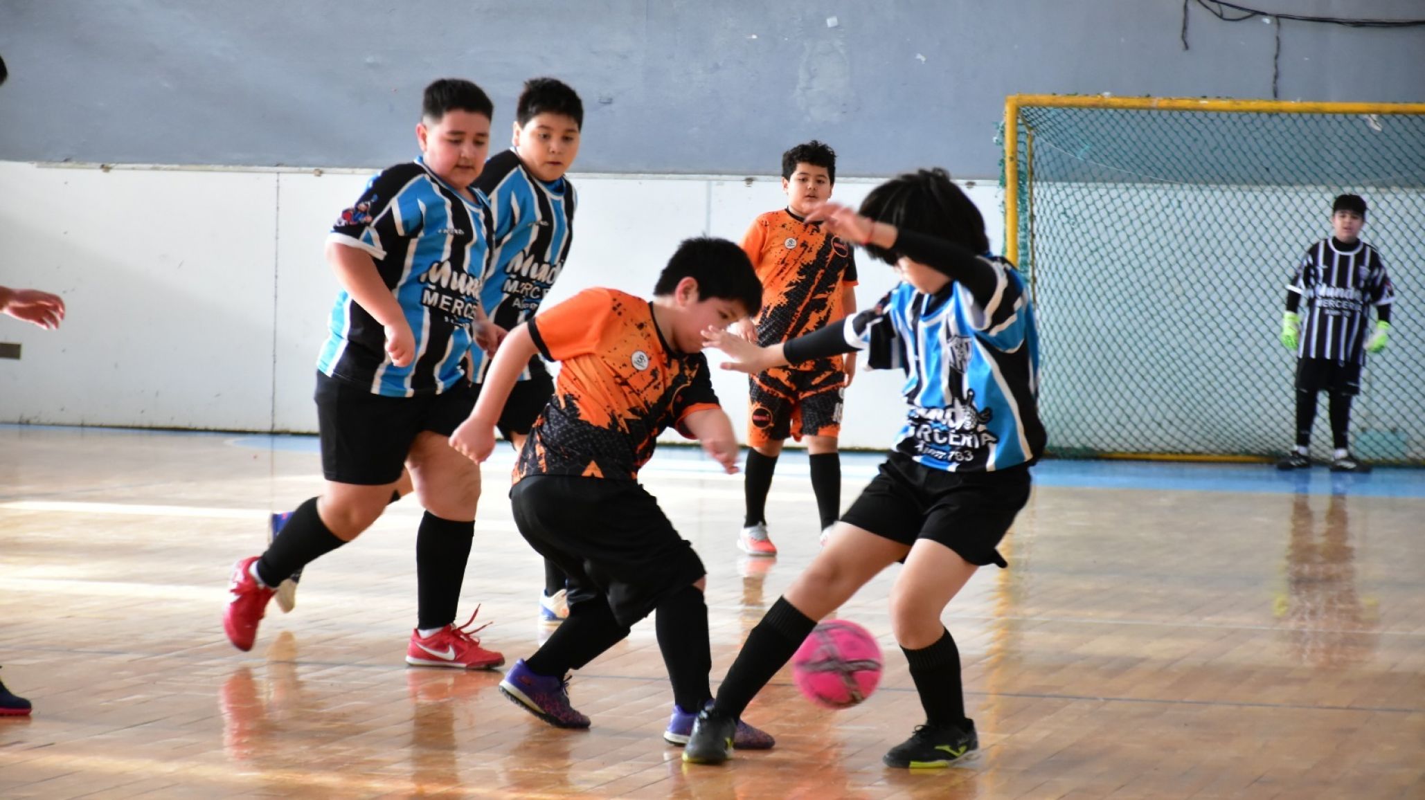 El fútbol infantil municipal regresó tras el receso invernal