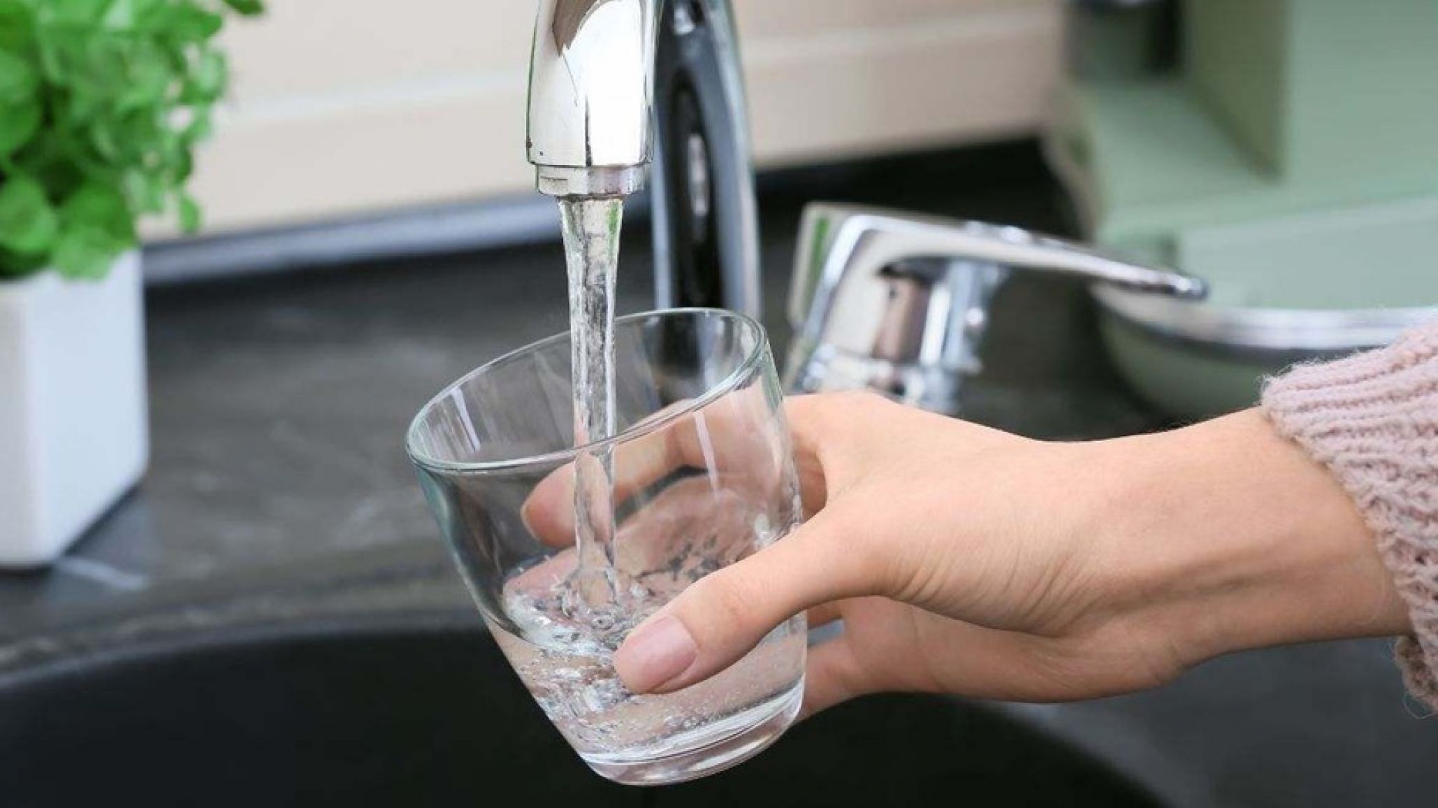 Corte de agua de emergencia afecta a más de diez barrios de la ciudad