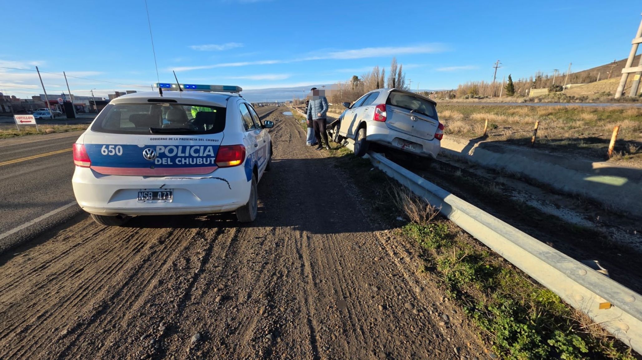 Nuevo siniestro vial en la Ruta 3: un vehículo terminó contra el guardarraíl