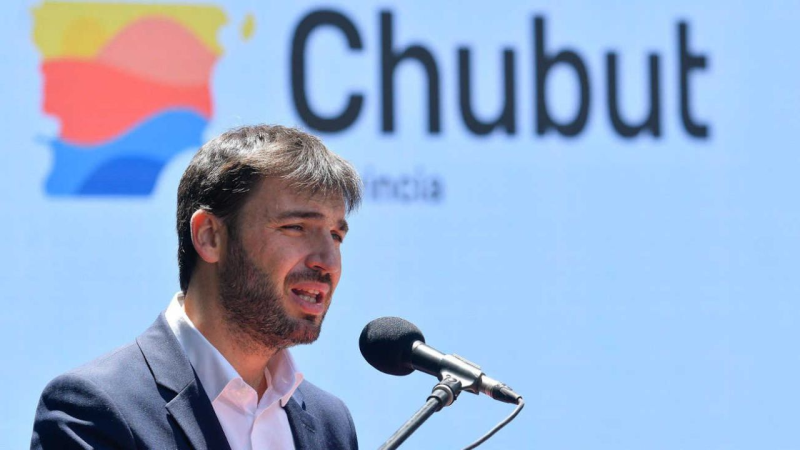Torres: "En Chubut no vamos a ser cómplices de la usura que afecta a los trabajadores públicos"