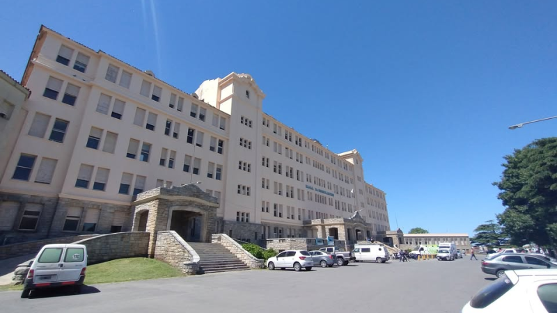 Ataque en un hospital: un paciente le clavó una tijera en el cuello a una enfermera