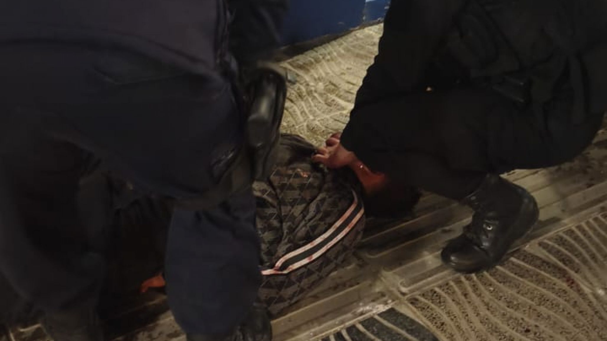 Comodoro: una pelea entre diez personas "regó de sangre" la calle 9 de Julio