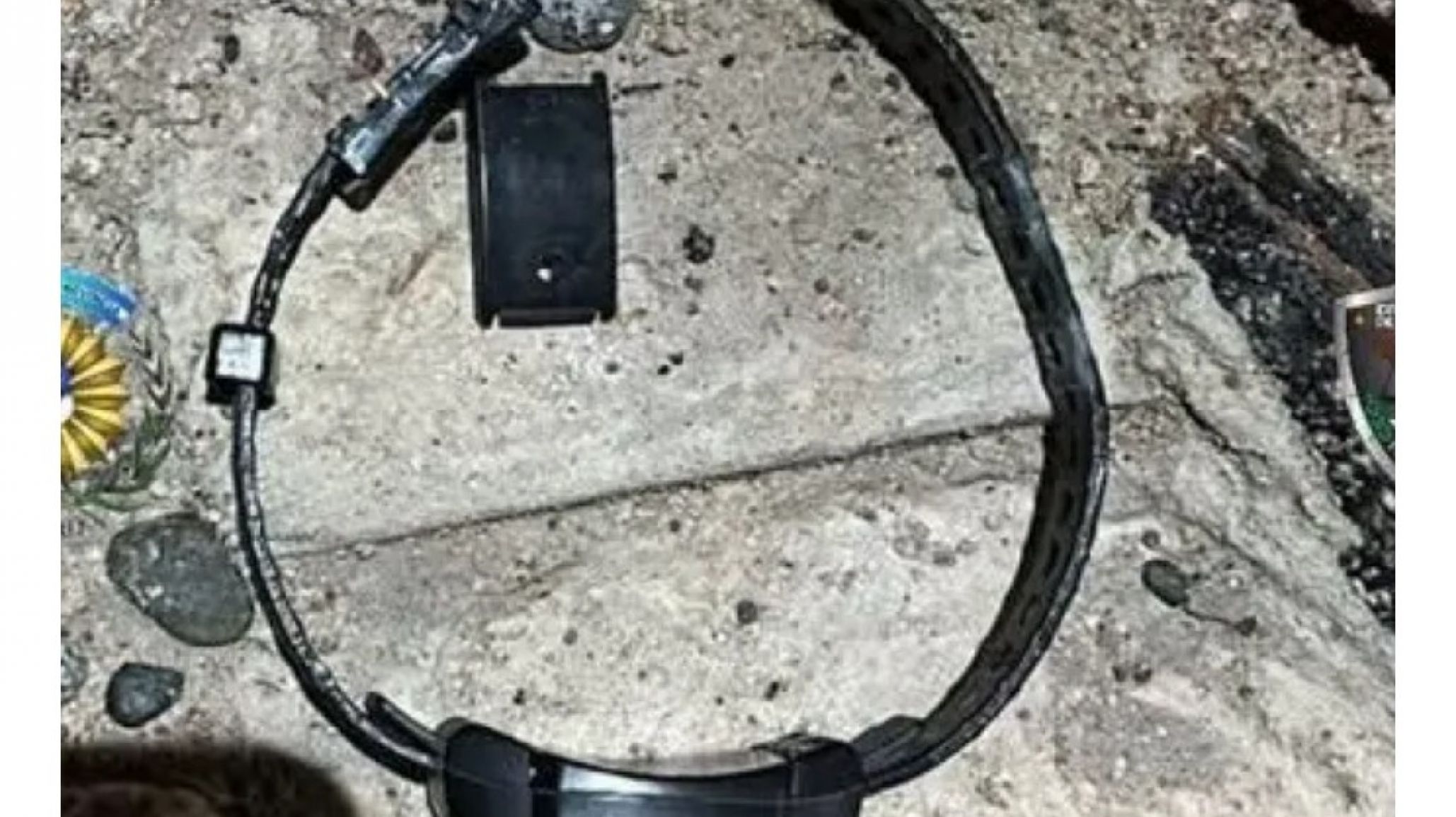Se quitó la tobillera, la dejó junto a su casa y lo encontraron esperando el colectivo