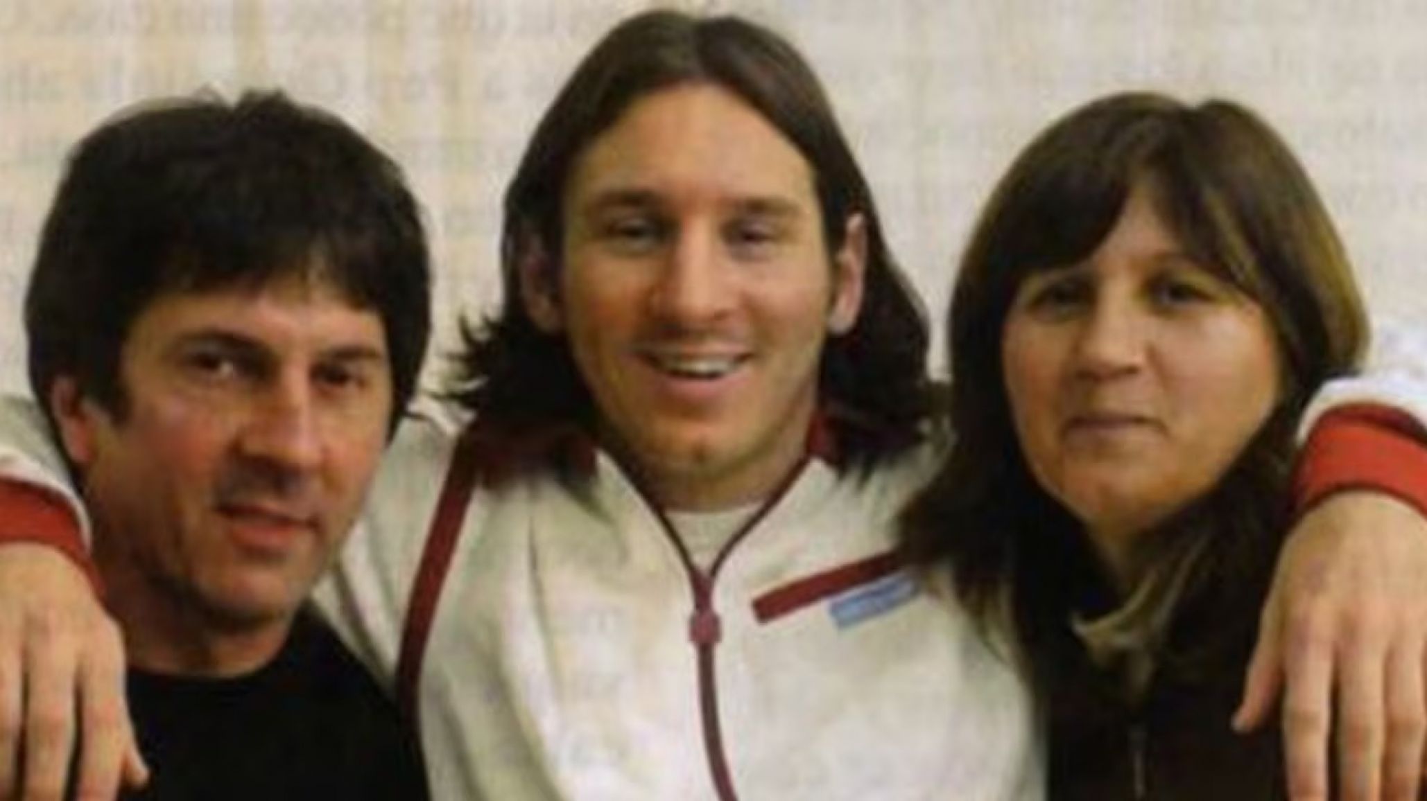 La historia de los padres de Lionel Messi: de una vida sin lujos en Rosario a la decisión que cambió el futuro de Leo