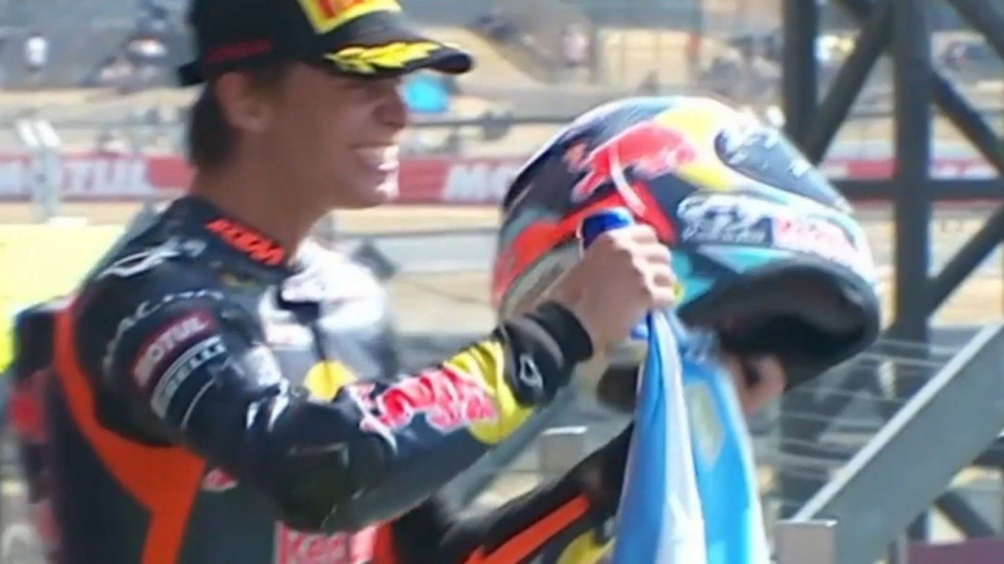 El argentino Valentín Perrone hizo podio en Silverstone y sueña con pelear el campeonato de Moto3