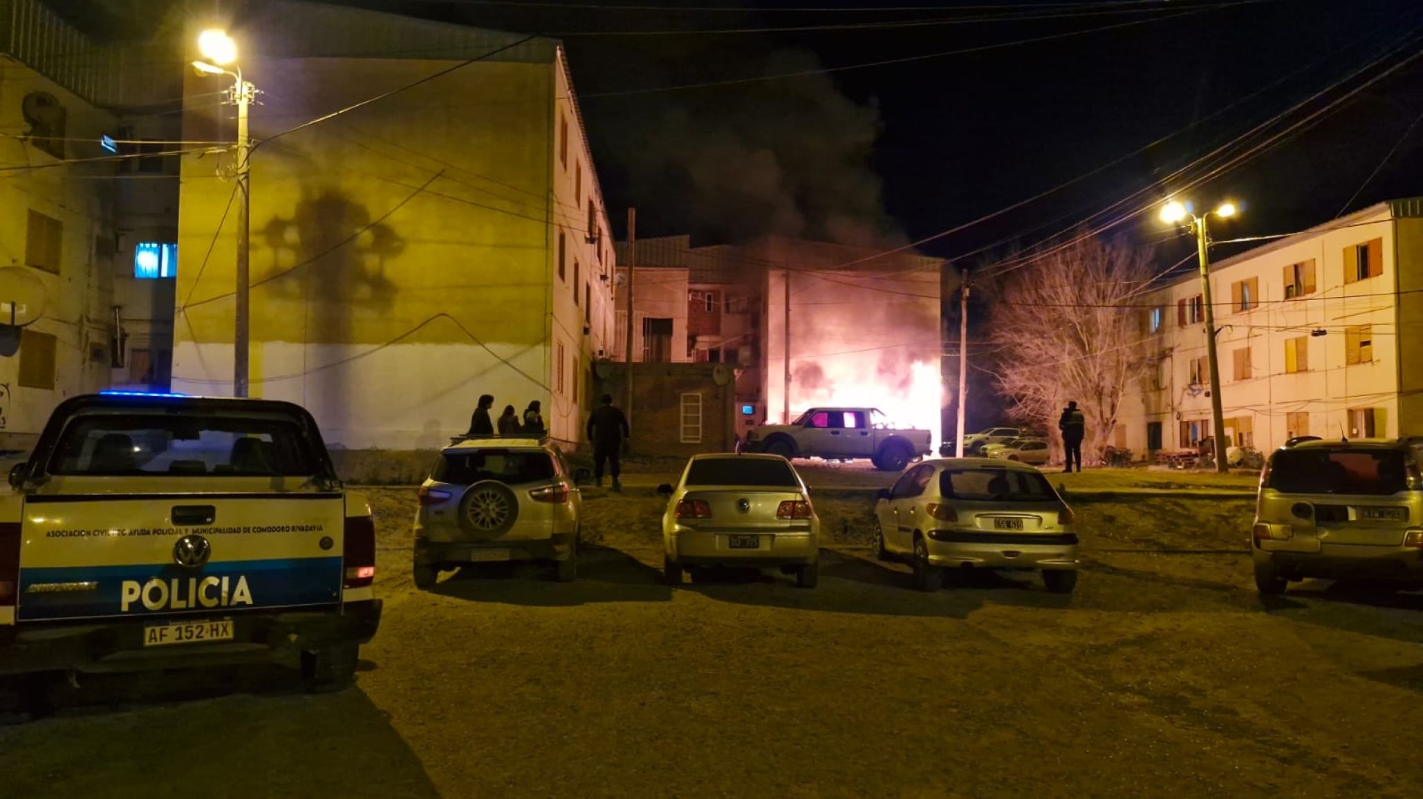 Comodoro: investigan si incendiaron intencionalmente un auto frente al Edificio 60