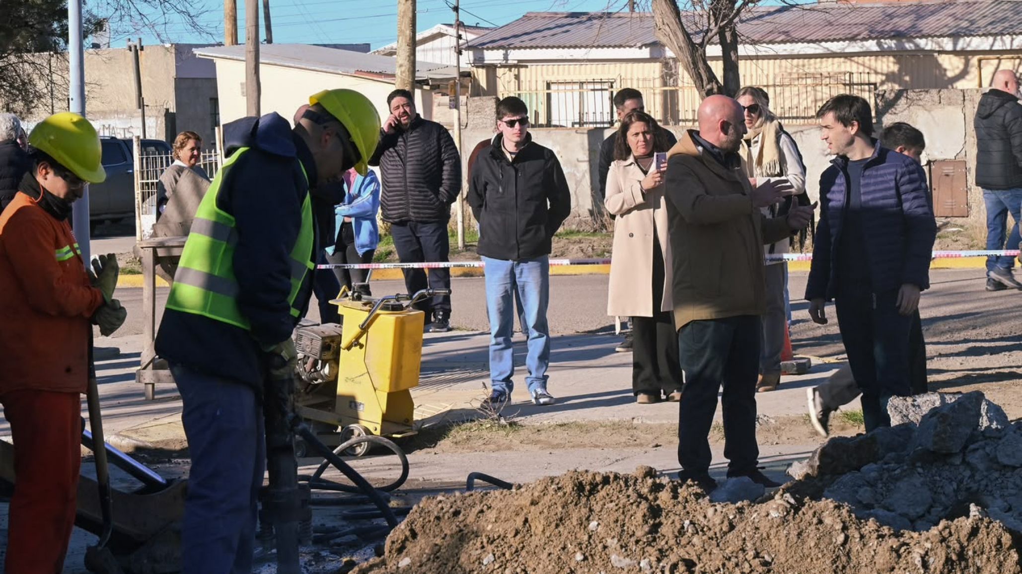 Torres recorrió los primeros trabajos del nuevo Conducto Pluvial que transformará el sistema de desagüe de Comodoro