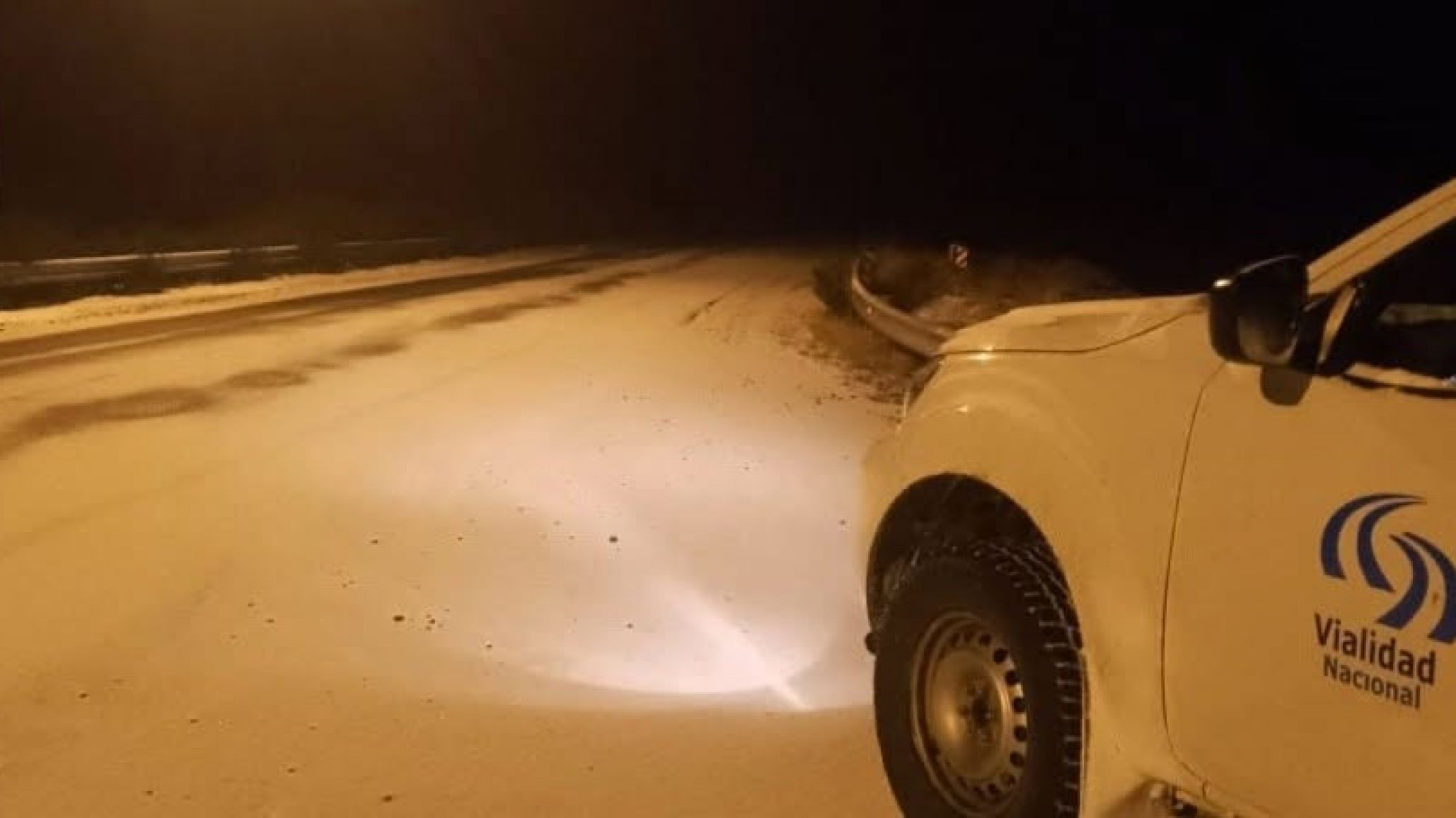 Nieve, hielo y fuertes heladas: cómo están las rutas de Chubut este martes