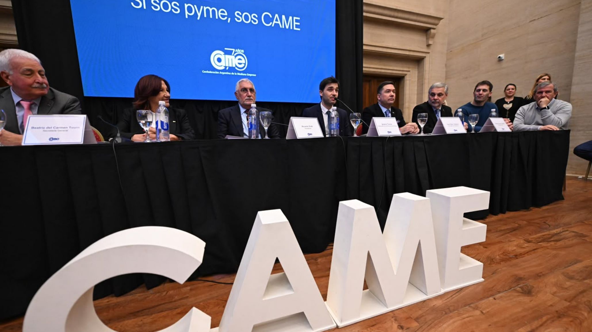 Torres firmó un acuerdo con CAME para capacitar a emprendedores y fortalecer el sector productivo de Chubut
