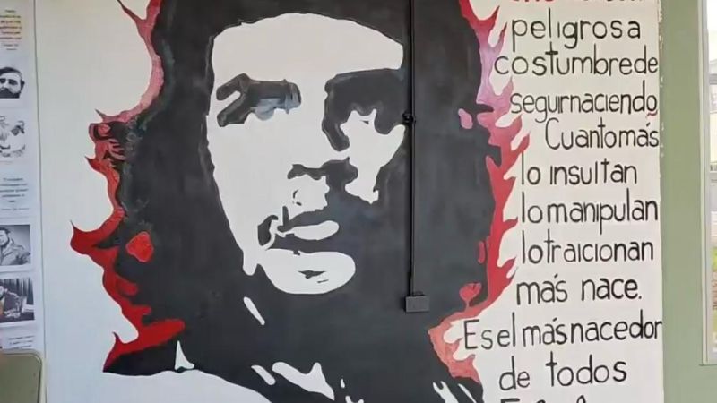 Restauraron el mural del Che Guevara en la sede Trelew tras el ataque vandálico