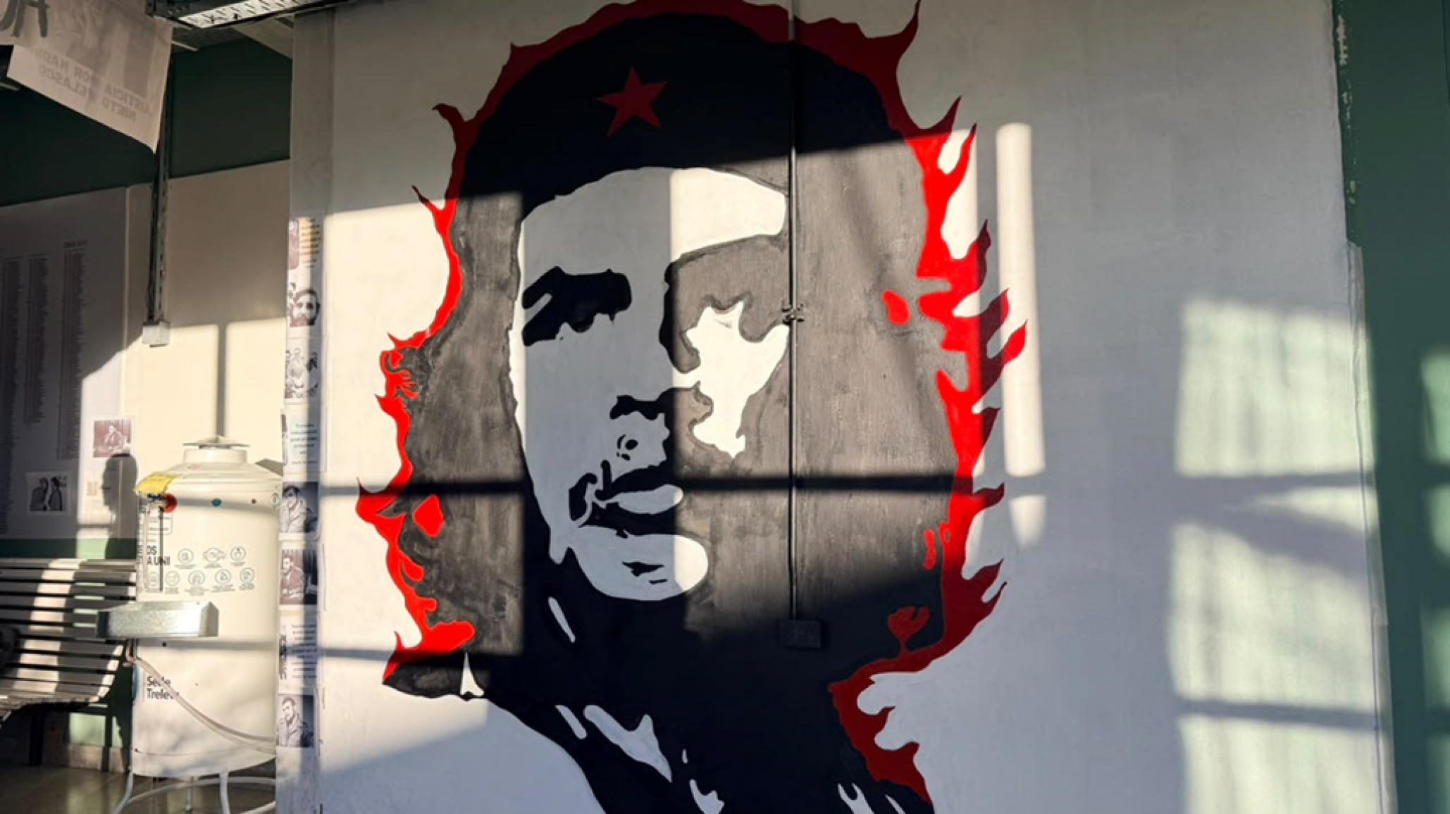 Trelew: restauraron el mural del Che vandalizado en la Universidad y lo declararon patrimonio histórico