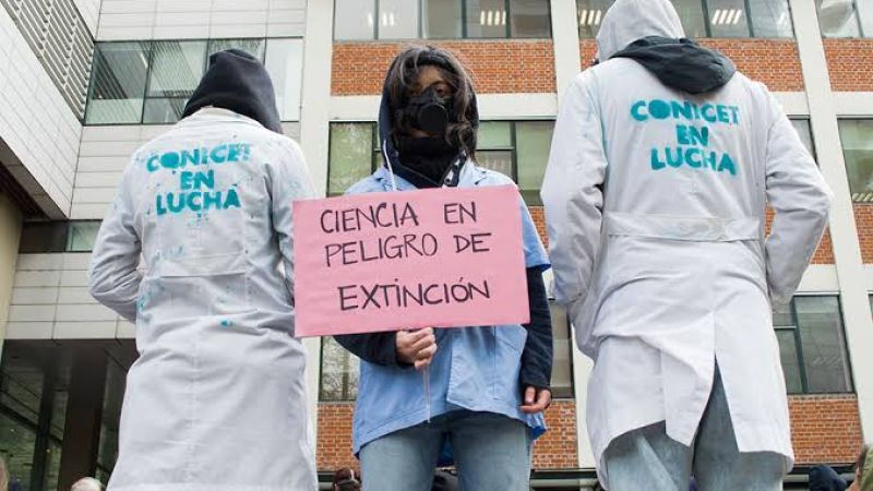 El cientificidio avanza