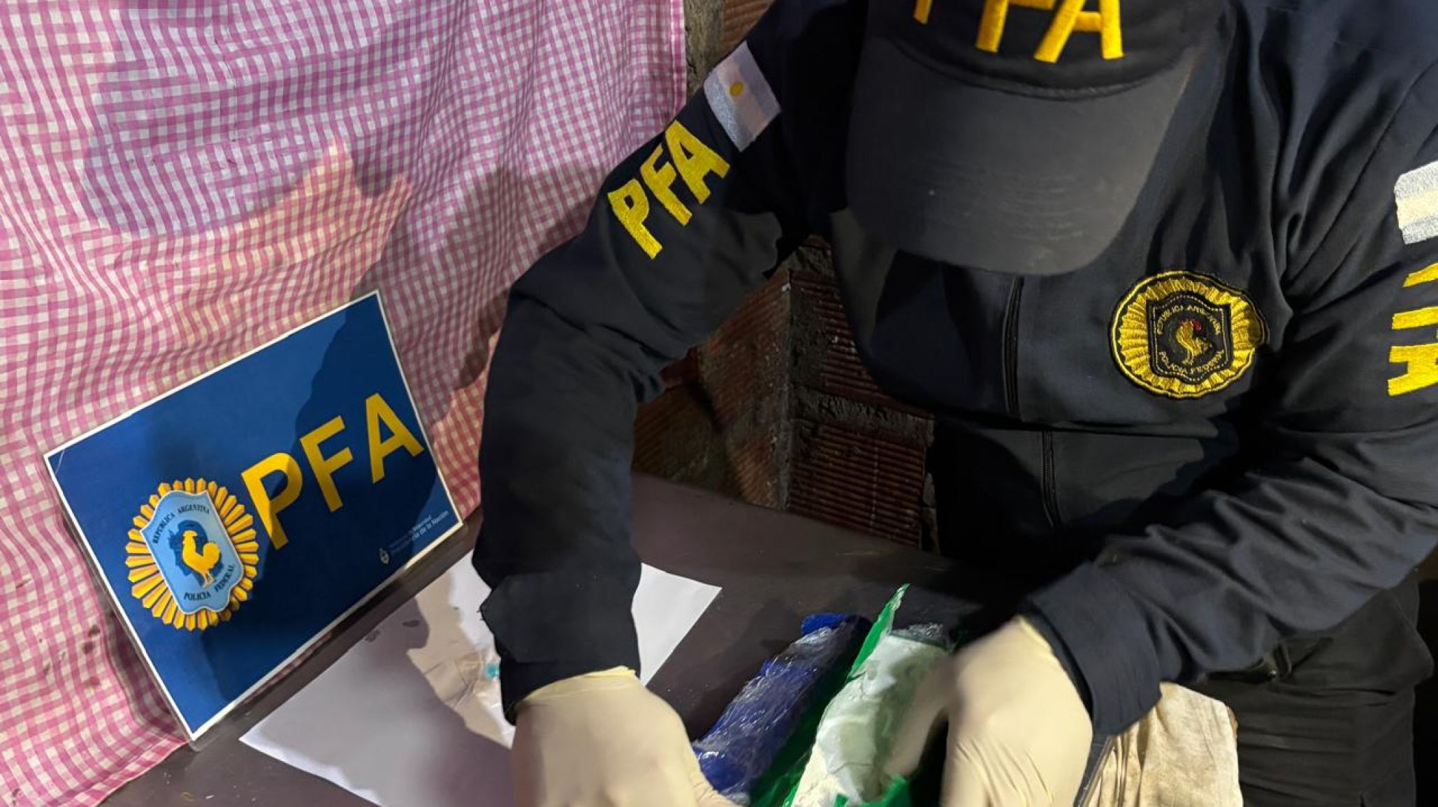 Caída masiva en Rosario: 13 detenidos, armas y más de 3 kilos de cocaína en un megaoperativo narco
