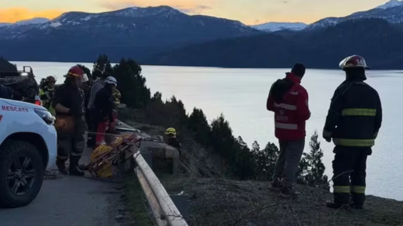Tragedia en la Patagonia: tenía 34 años, lo buscaban y apareció muerto dentro de un auto en el lago Lácar