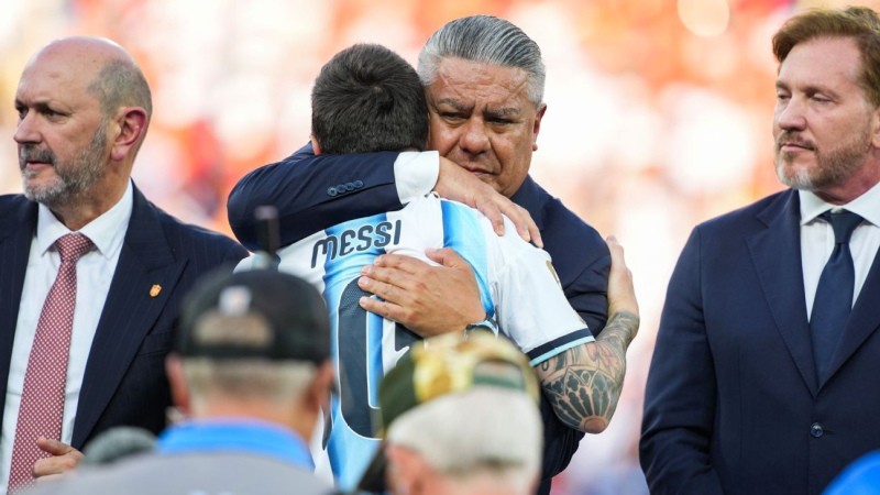 Tapia cargó contra quienes hablaron de una "entrega" de la Selección: "De tratar de traidores a los jugadores no se vuelve"