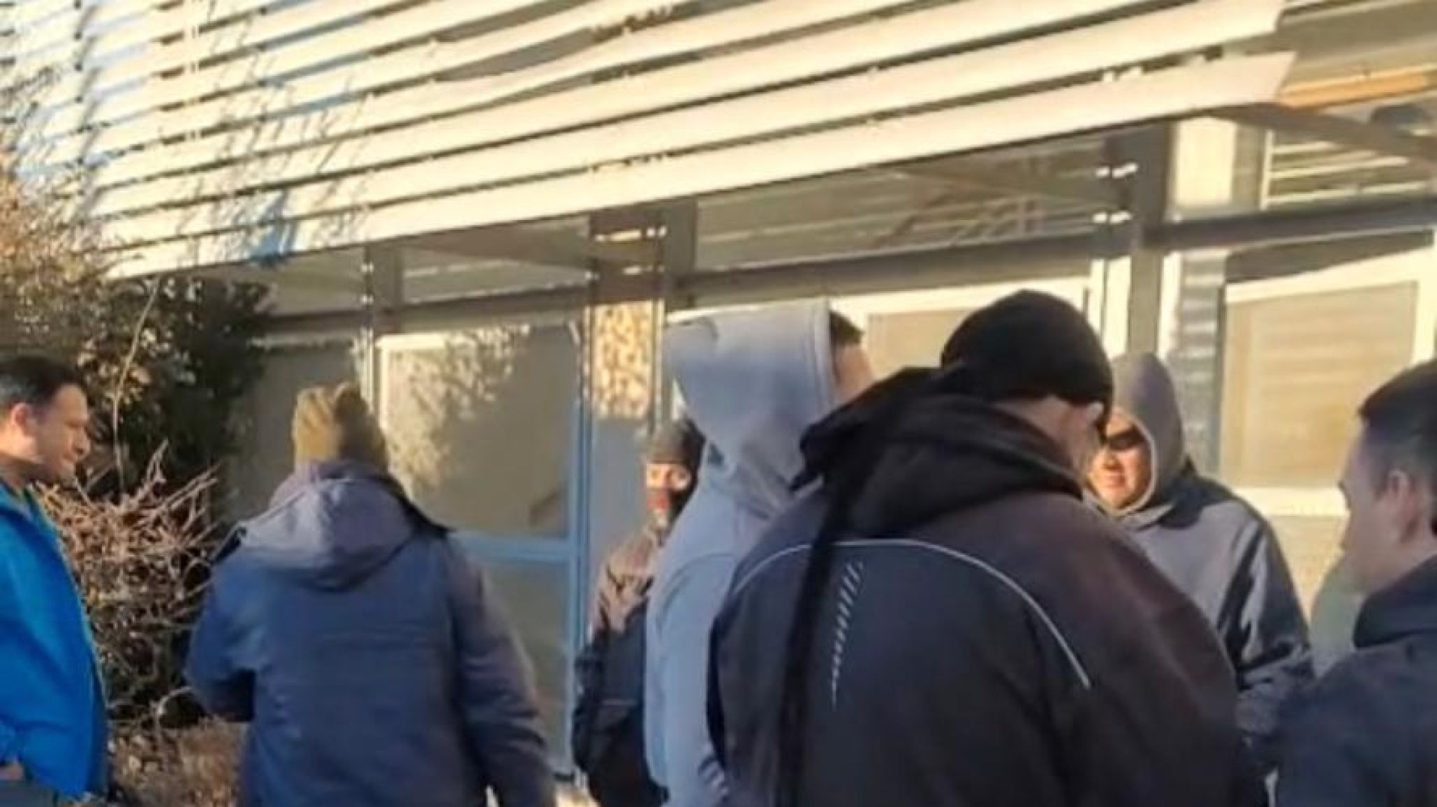 Reclamo de exchoferes de Patagonia: "somos 296 trabajadores a los que nos deben"
