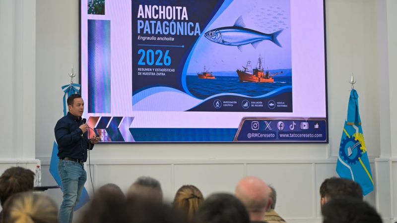 Torres impulsa la certificación internacional de la anchoíta patagónica para duplicar las exportaciones
