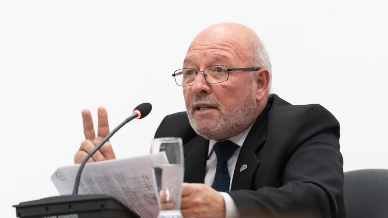 Lattanzio enfureció con la respuesta del Ejecutivo: "me dan una hora los viernes para mirar los expedientes, como si fuera una biblioteca"