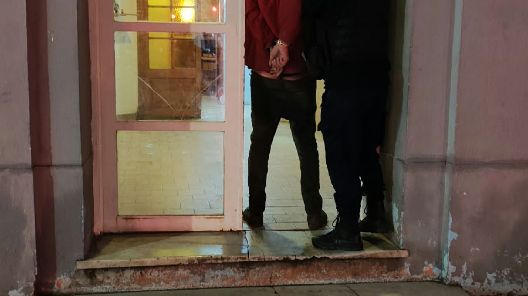 Comodoro: entró al Hospital Regional, pateó una puerta y rompió un cristal