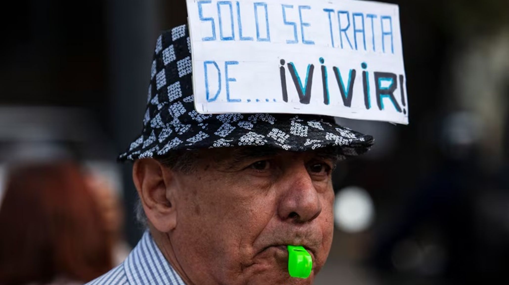 Inédita marcha de endeudados en Argentina: "Hay 20 millones de personas en estas condiciones"