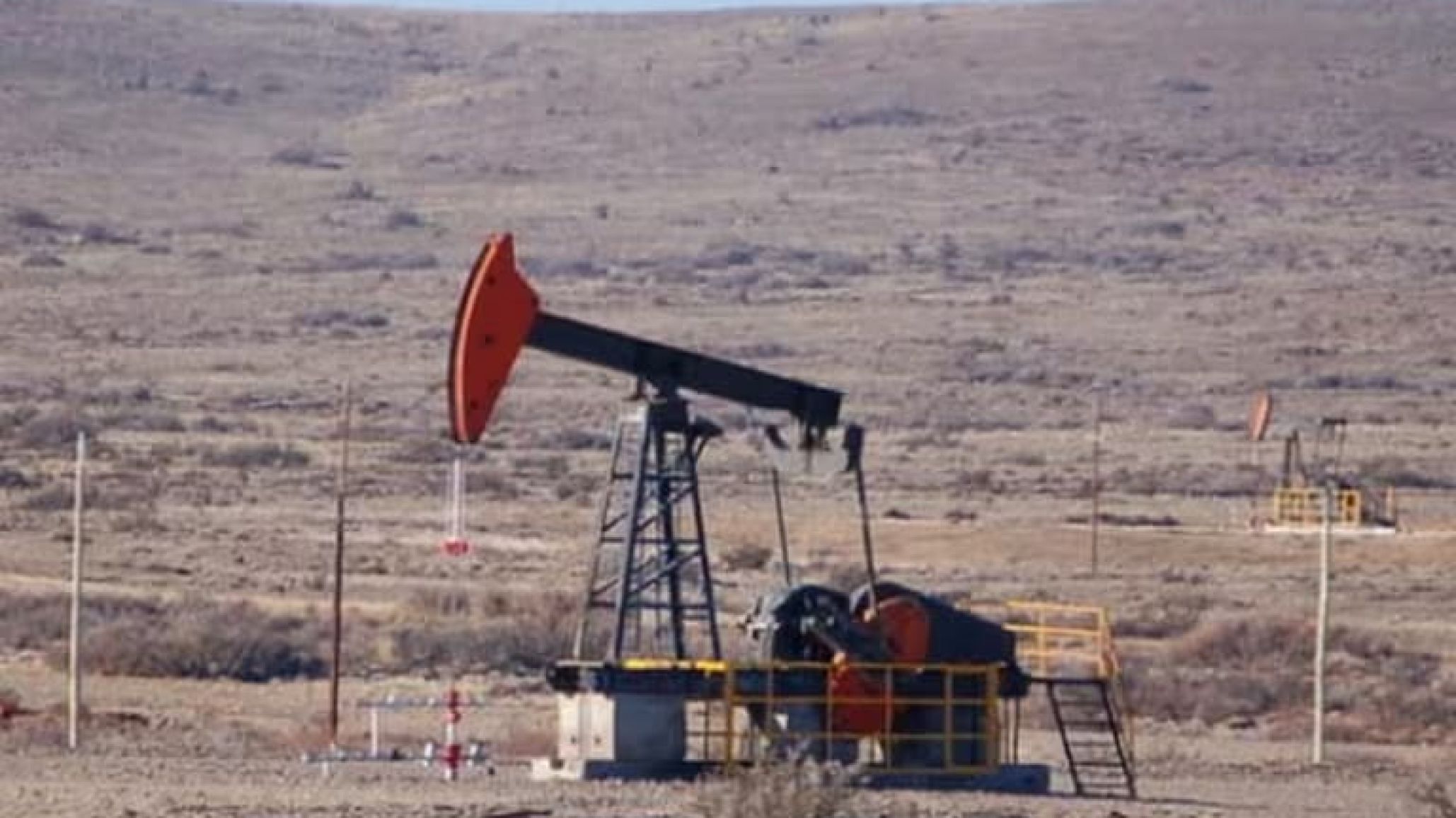 Salarios atrasados y 13 sueldos en disputa: el gremio petrolero prepara un nuevo convenio