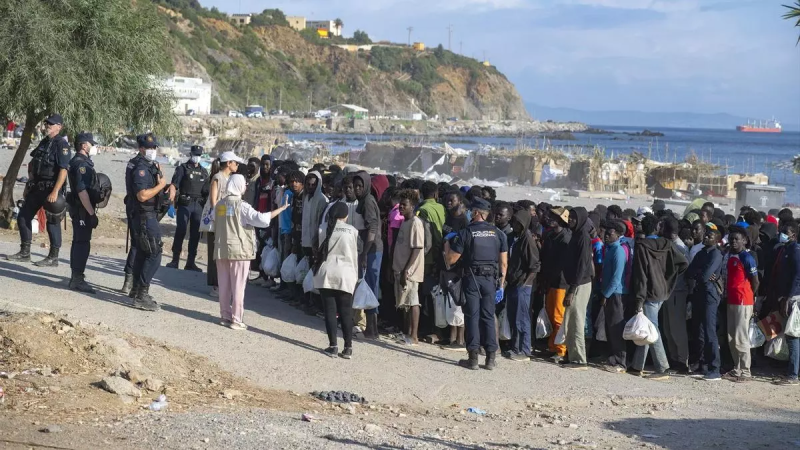 España: desarticularon una red de tráfico de migrantes y detuvieron a cinco personas