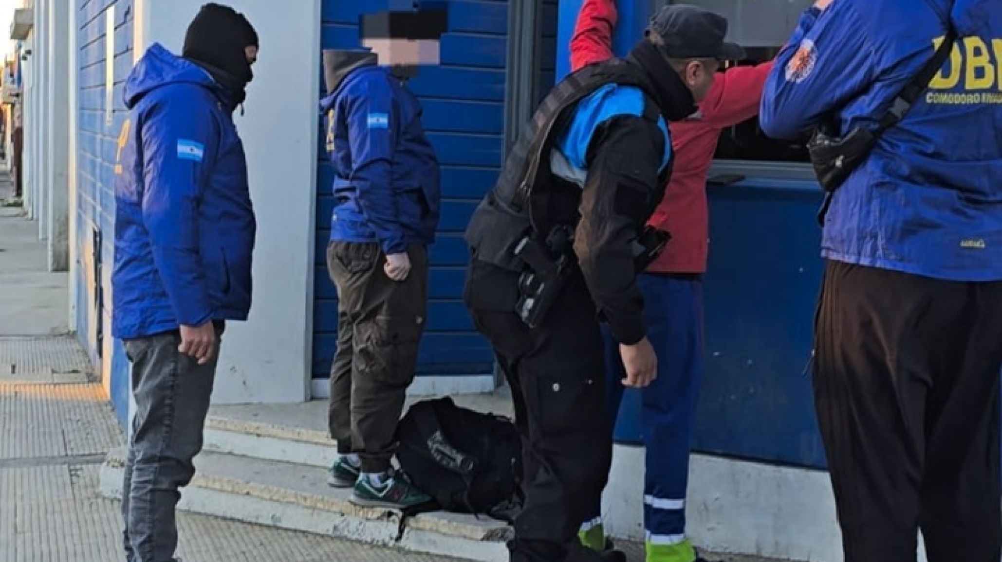 Barrio Roca: capturaron a un prófugo condenado a más de siete años de prisión por asaltar una barbería