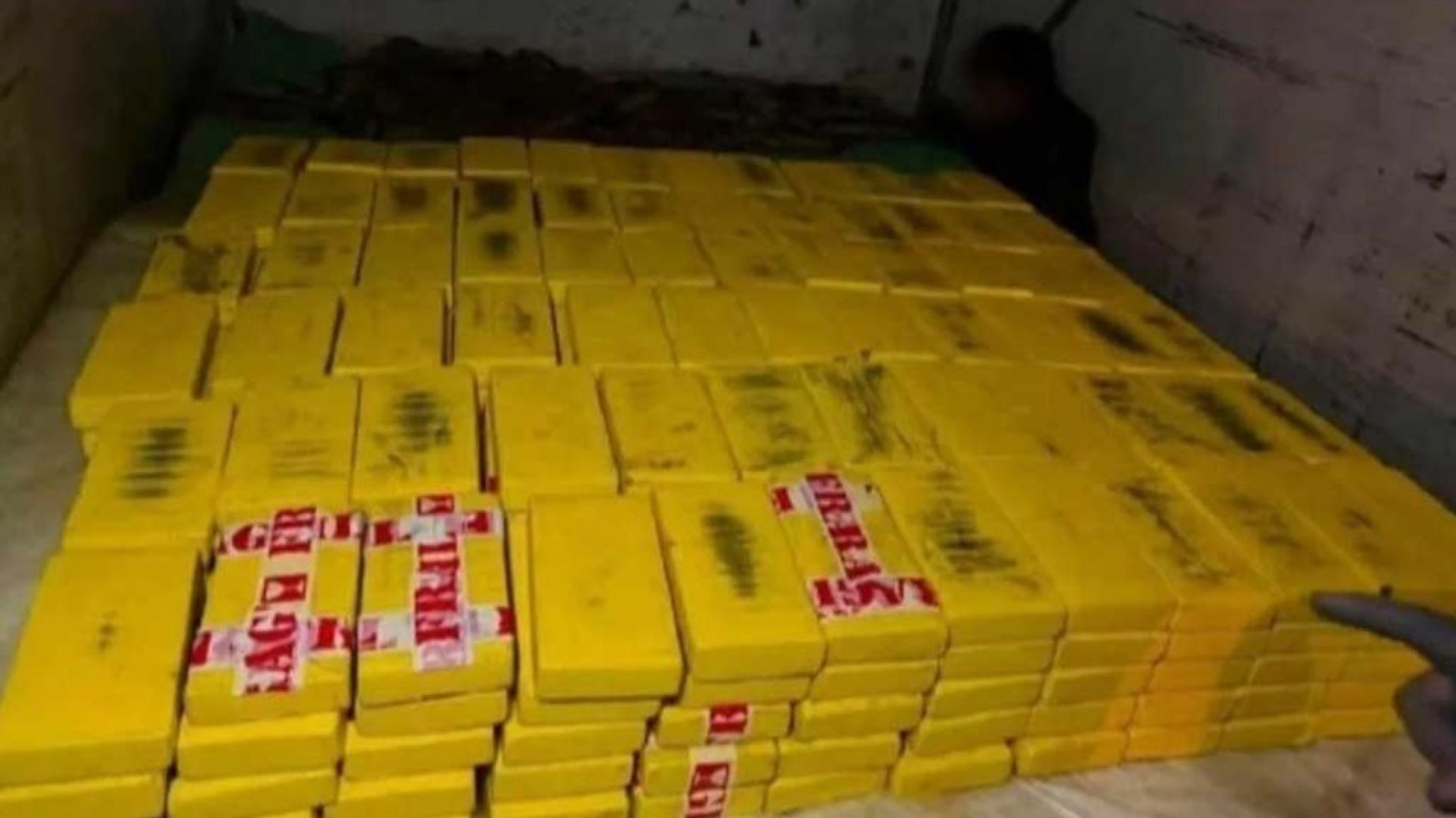 Hallaron 378 kilos de cocaína ocultos en un camión que se dirigía hacia la frontera argentina