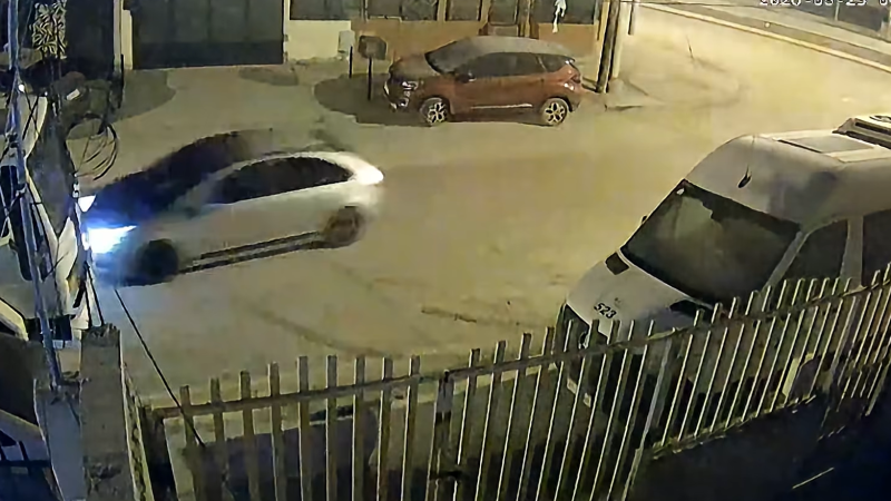 Buscan al conductor de un Citroën C4 tras un choque y piden ayuda para identificarlo