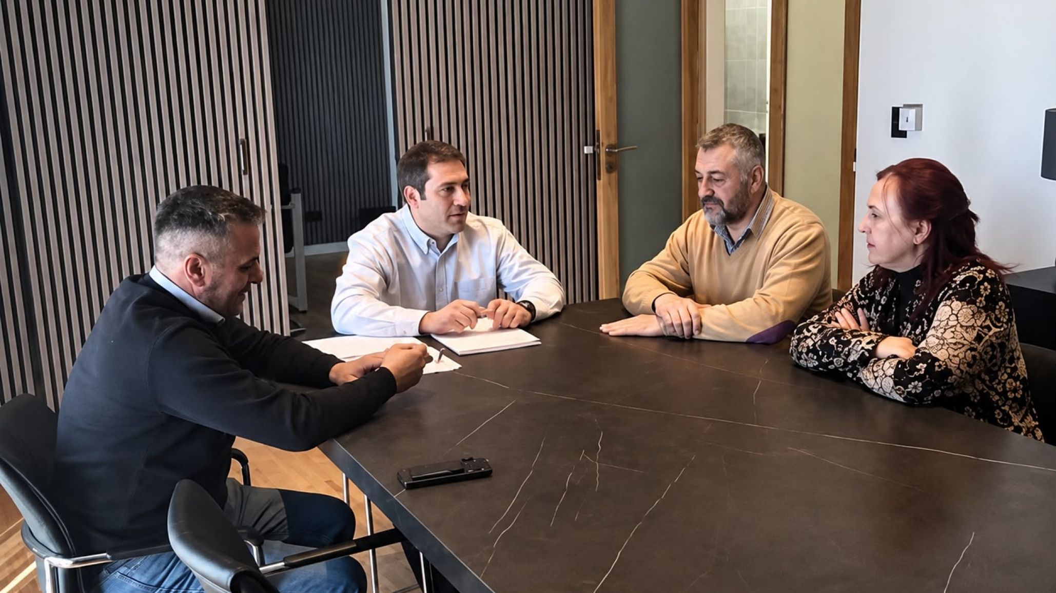 Luque recibió a referentes de Intercargo y advirtió que el cierre en el aeropuerto de Comodoro pone en riesgo servicios clave para toda la región