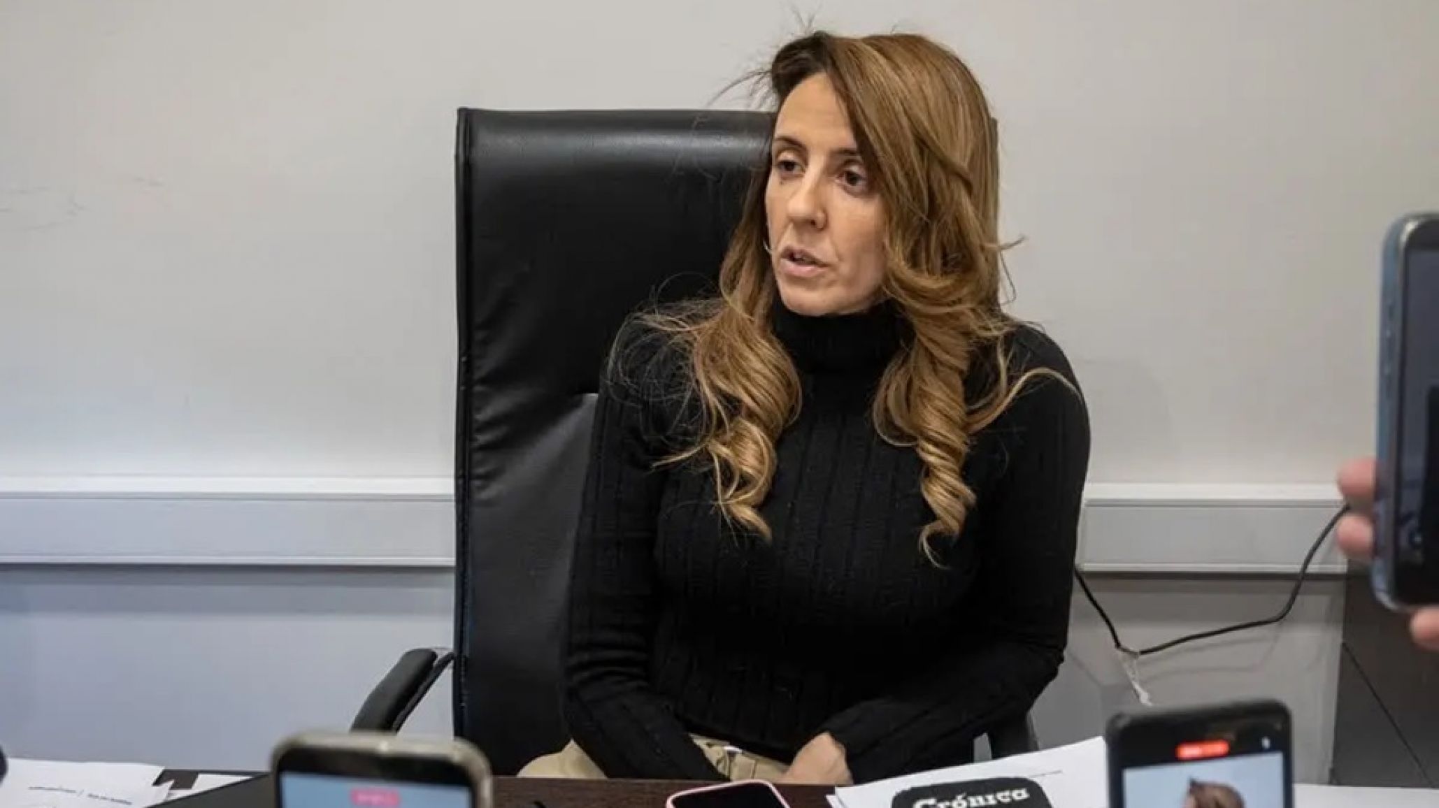 Hallaron bateas con hidrocarburos en Kilómetro 5 e investigan quién deberá responder por el daño