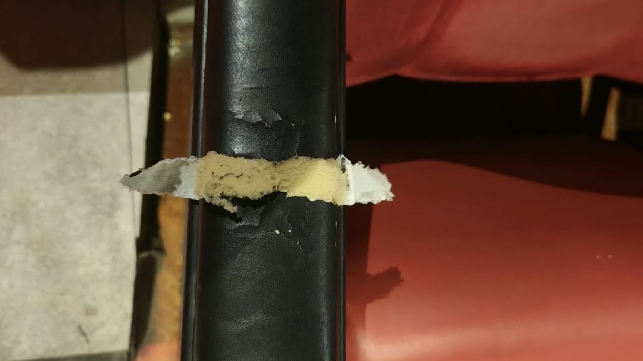Indignación en el Cine Coliseo: encontraron butacas destrozadas de manera intencional
