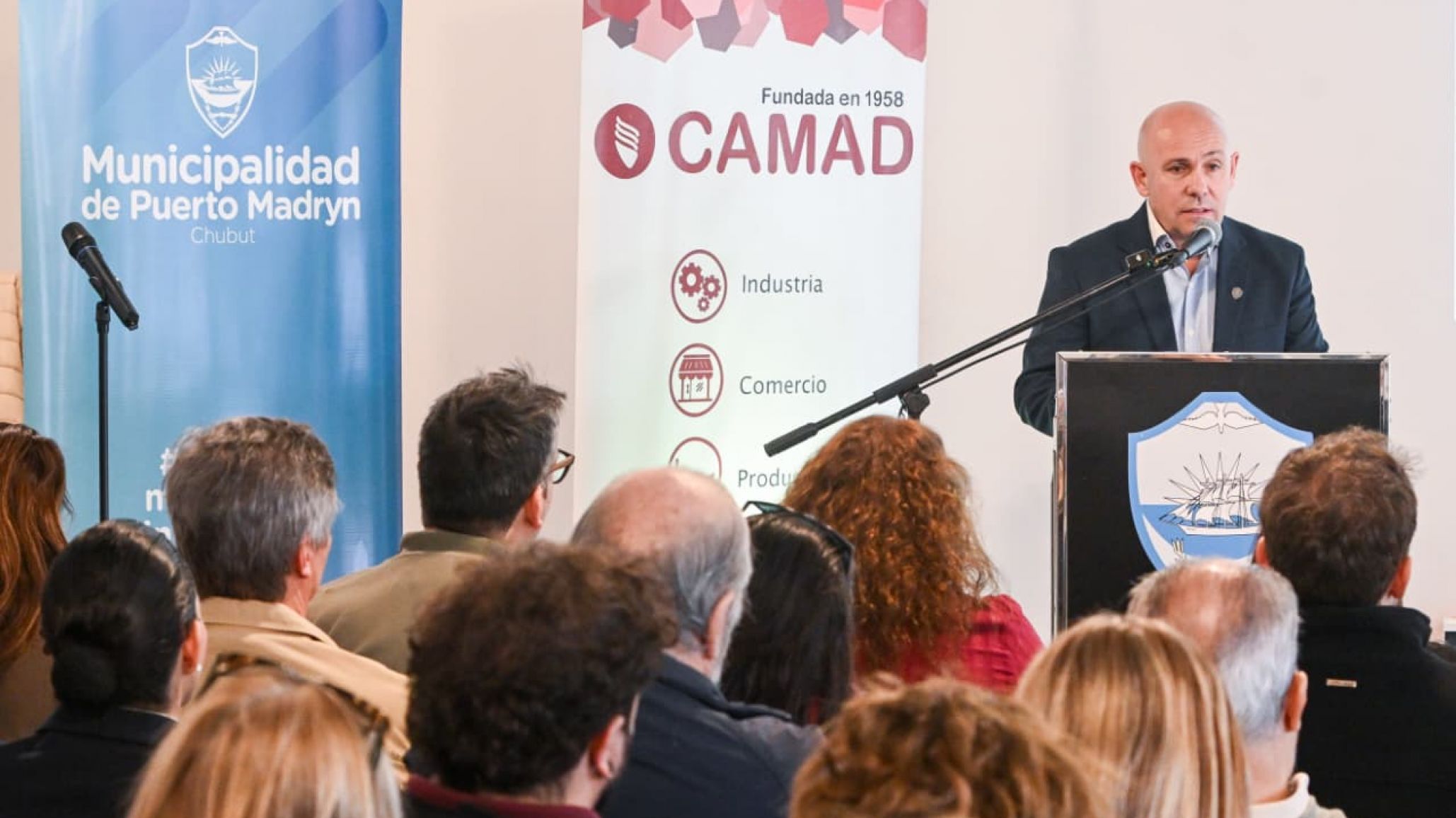 Torres y Sastre encabezaron el acto por el aniversario de CAMAD en Madryn