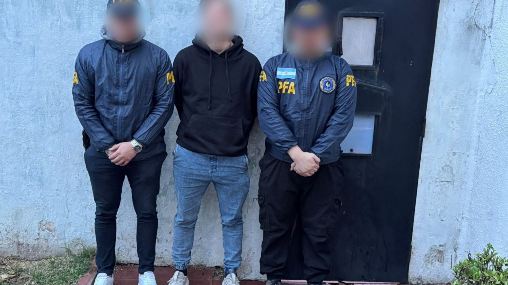 Operación "Médicos con Fronteras": detuvieron a siete personas por una maniobra para otorgar residencias irregulares a 101 médicos colombianos