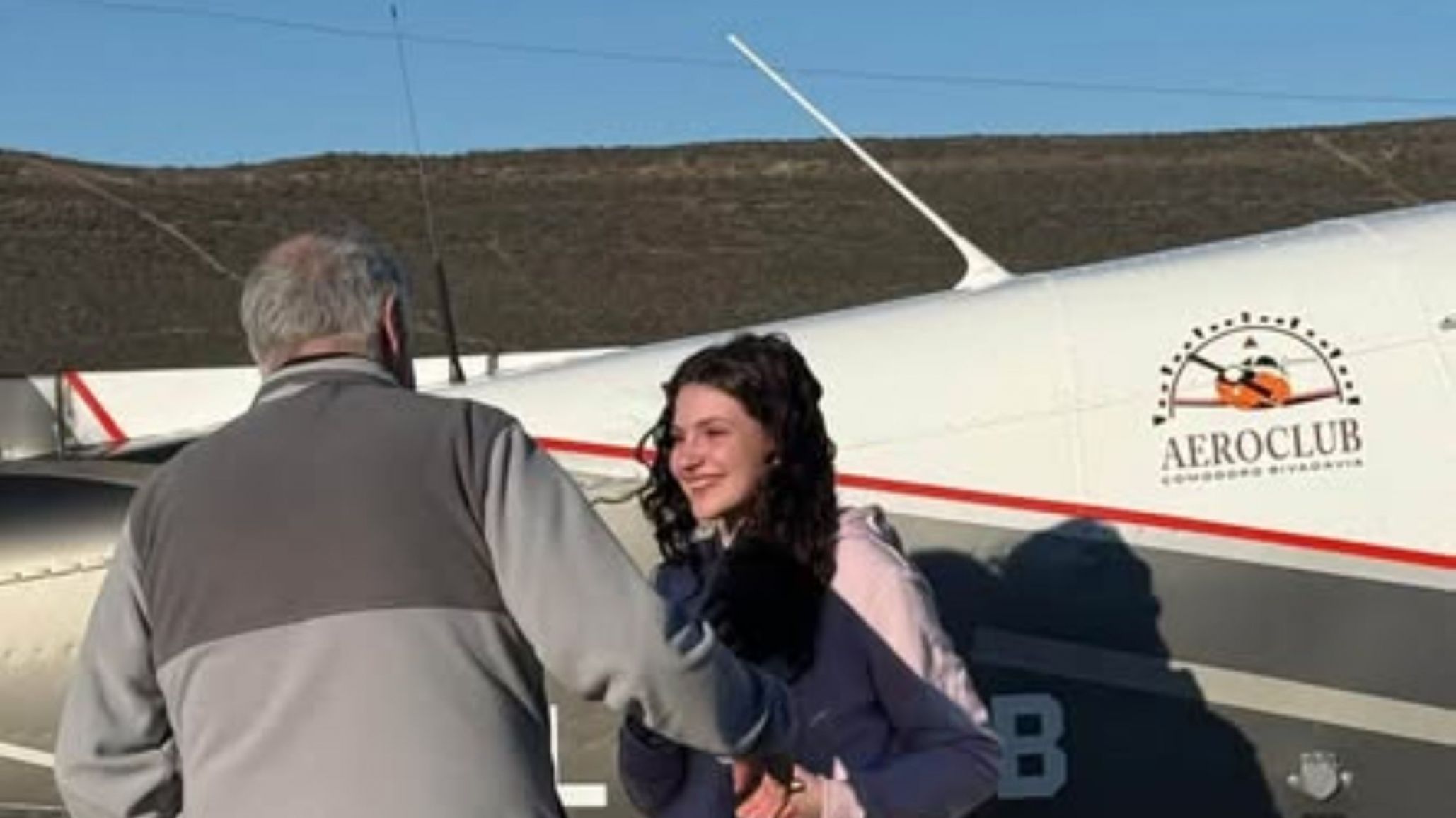 Una pasión que se hereda: Luciana hizo su primer vuelo sola y ya es la tercera generación de pilotos de su familia