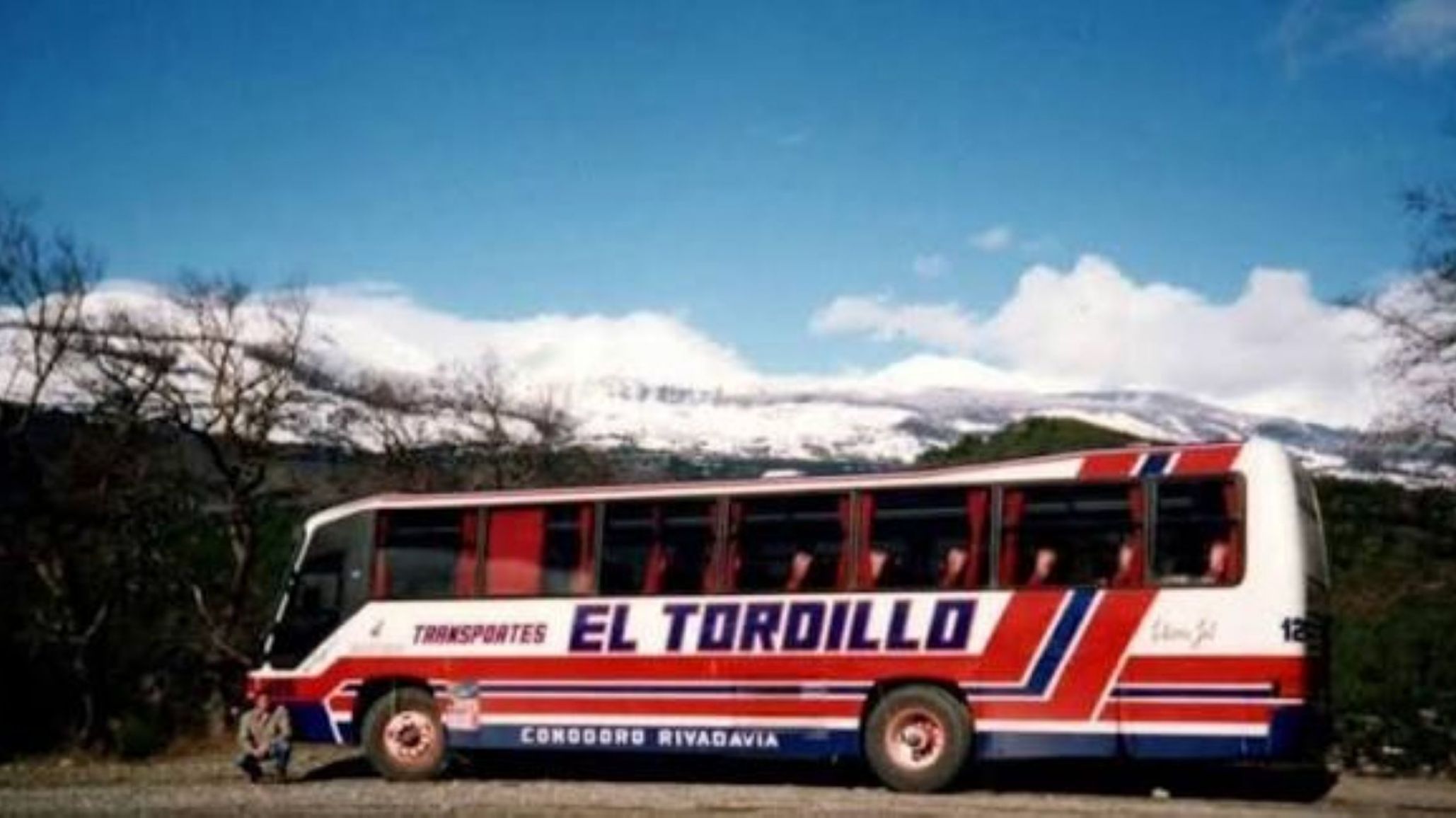 El Tordillo: la empresa de colectivos que conectó a Comodoro Rivadavia con los campamentos petroleros