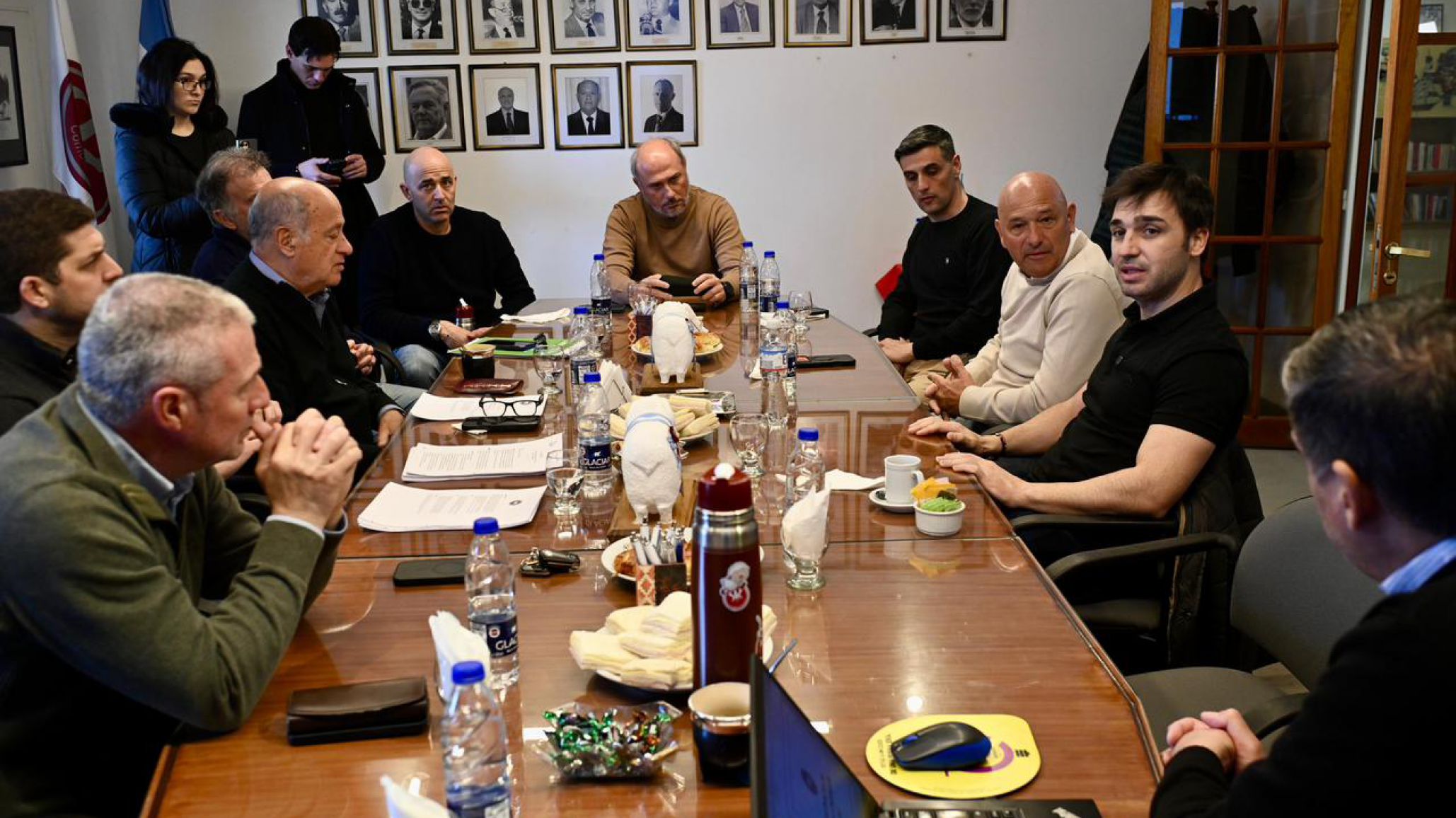 Agenda de desarrollo: Torres encabezó junto a Kresteff una reunión con productores de Comodoro Rivadavia