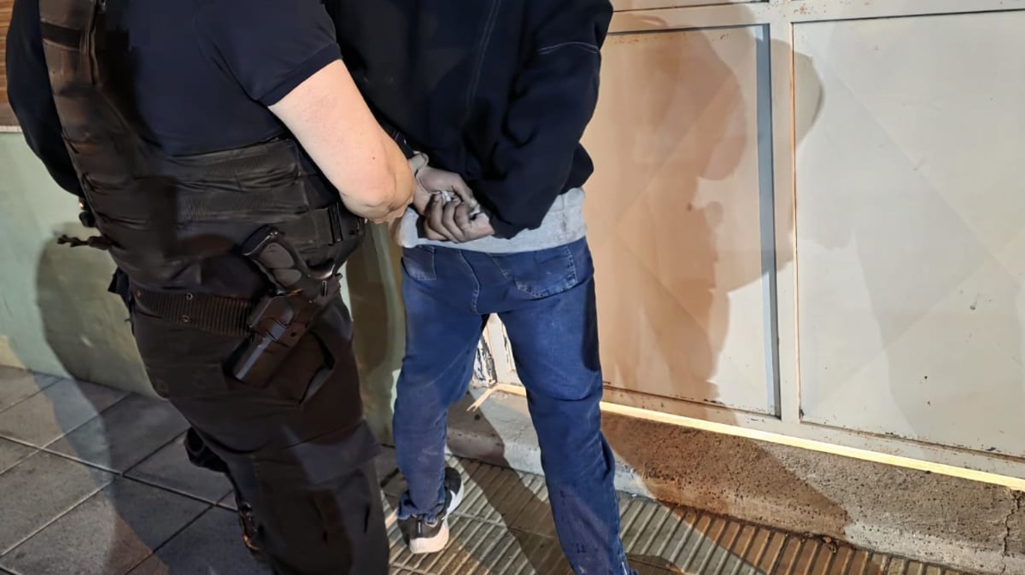 Lo identificaron durante un control en pleno centro y descubrieron que tenía pedido de captura