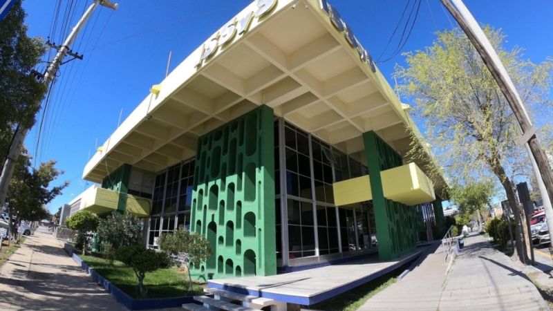 Jubilados reclaman que el ISSyS cambió de seguro y ahora le descuentan el doble