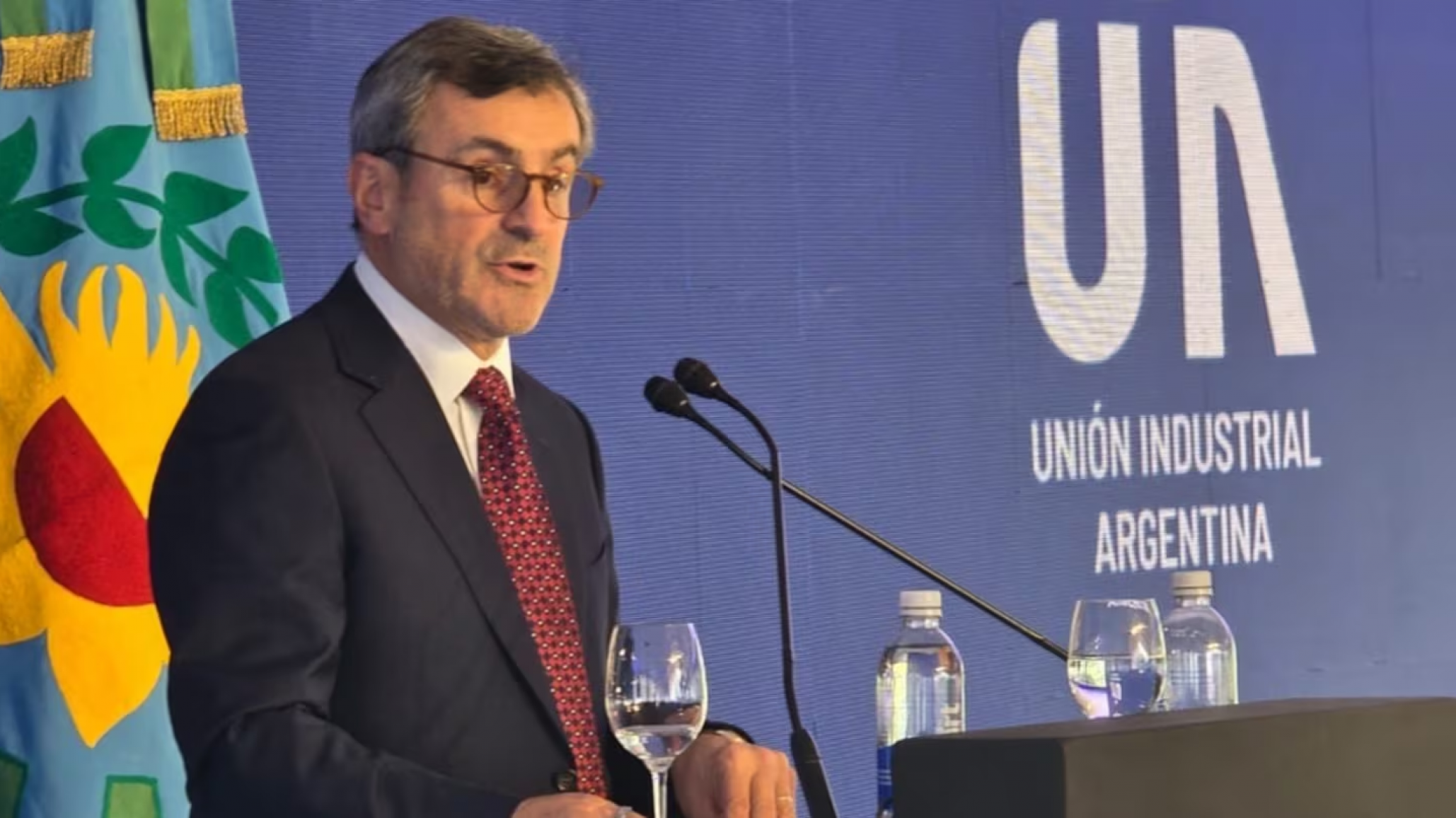 La UIA le respondió al Gobierno y pidió que atienda "los problemas de la gente"