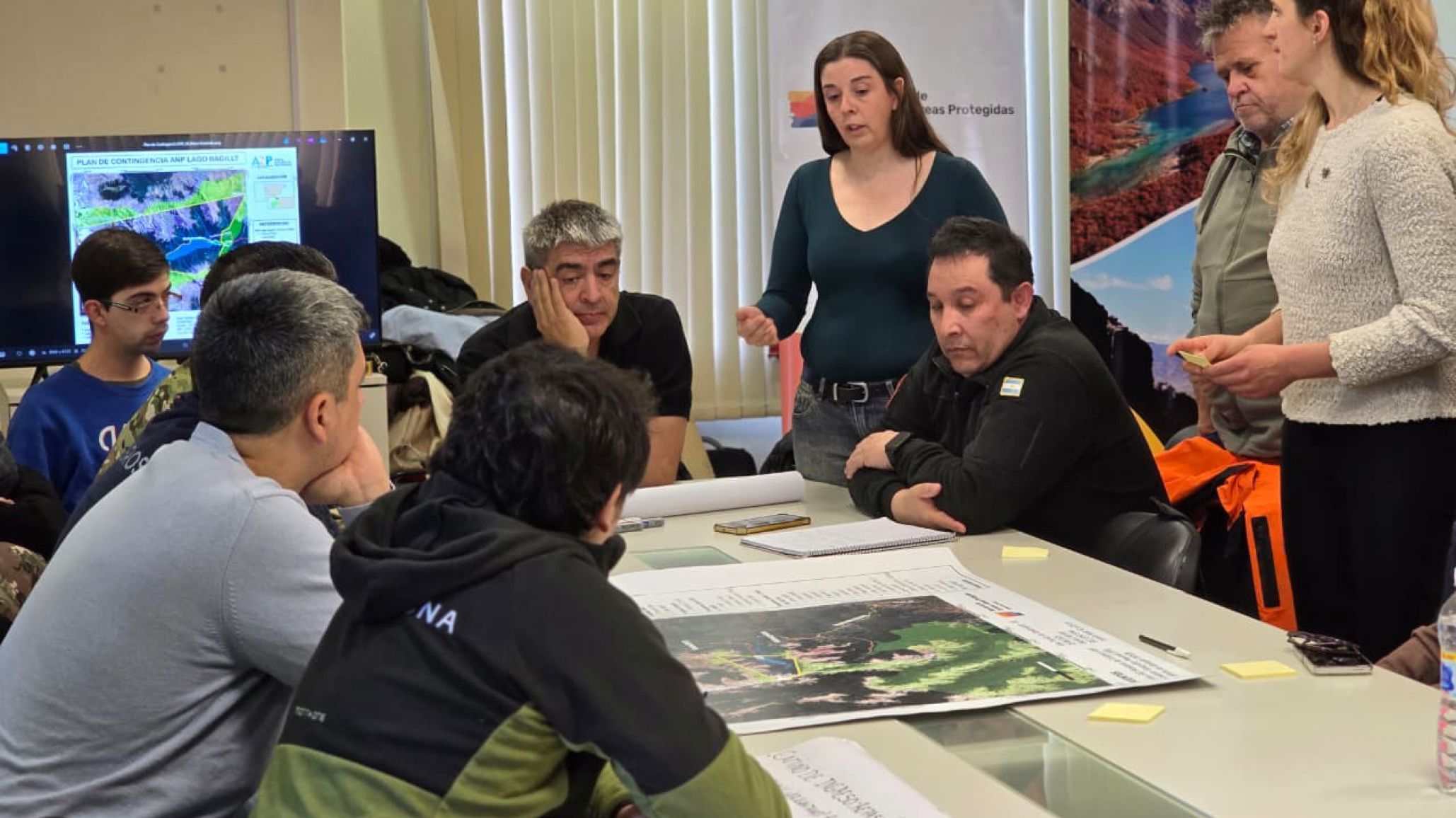 Chubut avanza en la elaboraci髇 del Plan de Contingencia del 羠ea Natural Protegida Lago Bagillt